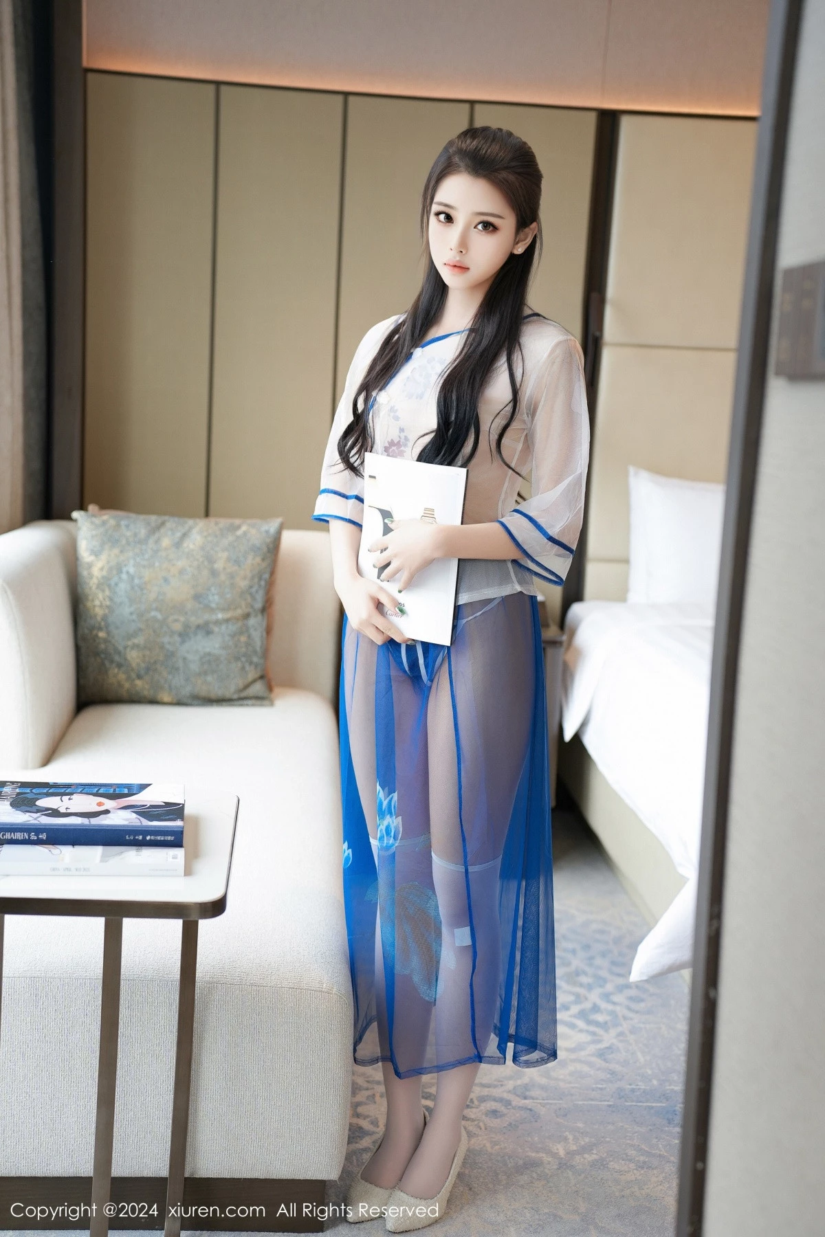 秀人集.com_[XiuRen秀人网]No.8721_模特惜惜free性感蓝白透明旗袍配丁字裤秀翘臀美腿惹火诱惑写真57P