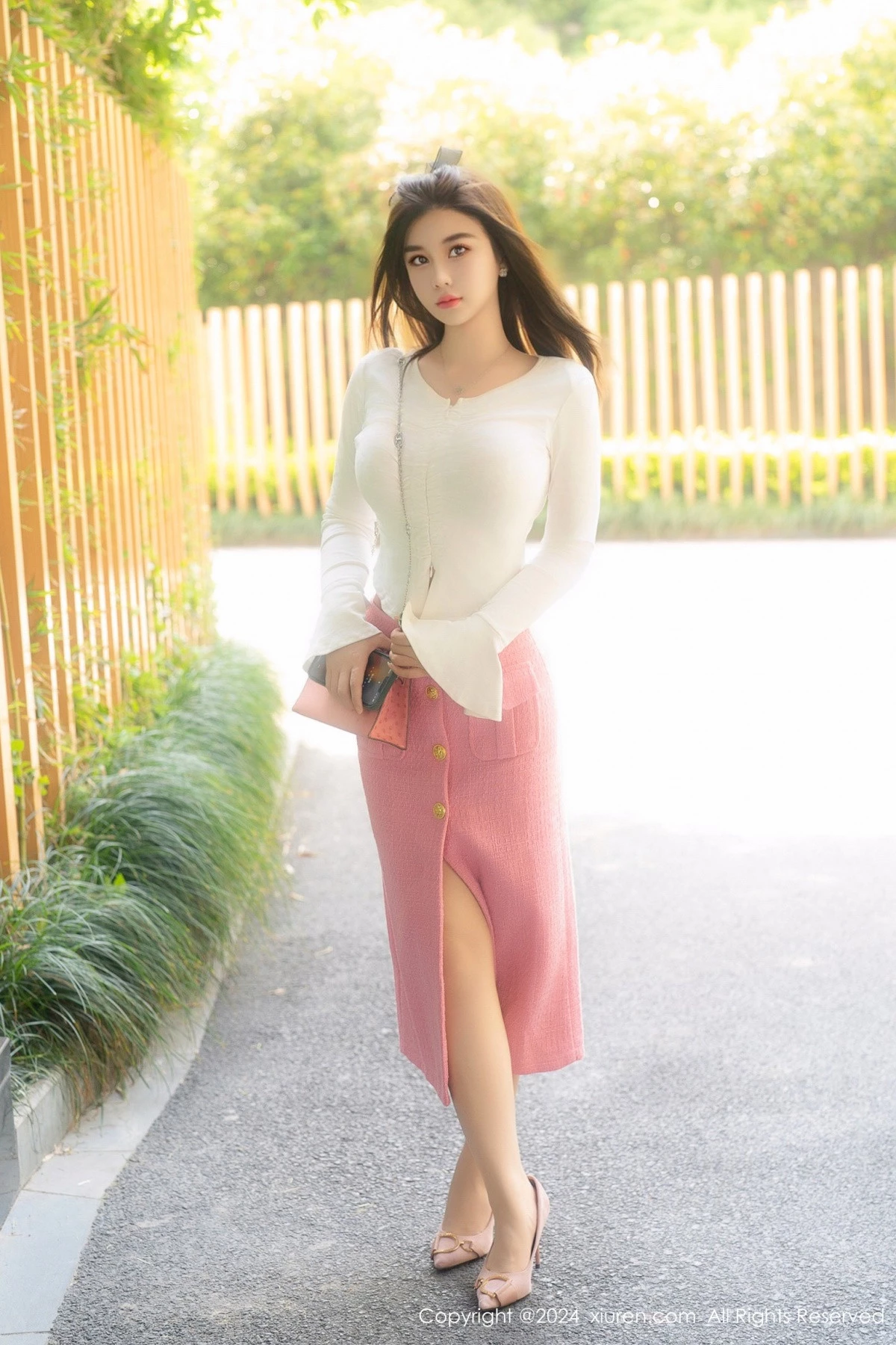 秀人集.com_[XiuRen秀人网]No.8872_模特周jojobaby性感粉色情趣内衣配粉色网袜秀完美身材诱惑写真70P