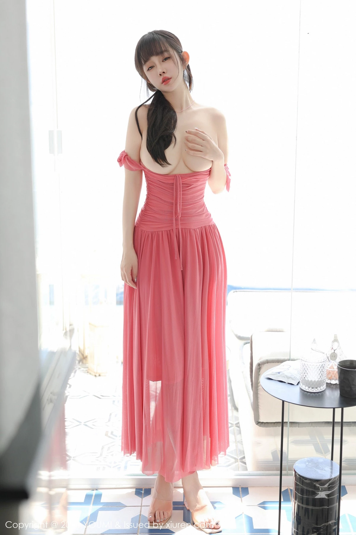 秀人集.com_[YouMi尤蜜荟]Vol.1077_女神王雨纯性感红色露肩连衣长裙配超薄肉丝秀曼妙身姿诱惑写真94P