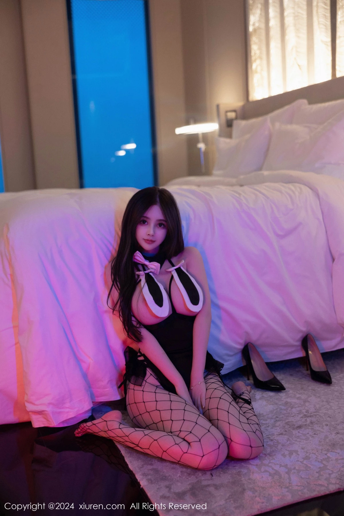 秀人集.com_[XiuRen秀人网]No.8736_模特奶喵喵性感黑色情趣服饰配黑丝网袜秀翘臀美腿惹火诱惑写真82P