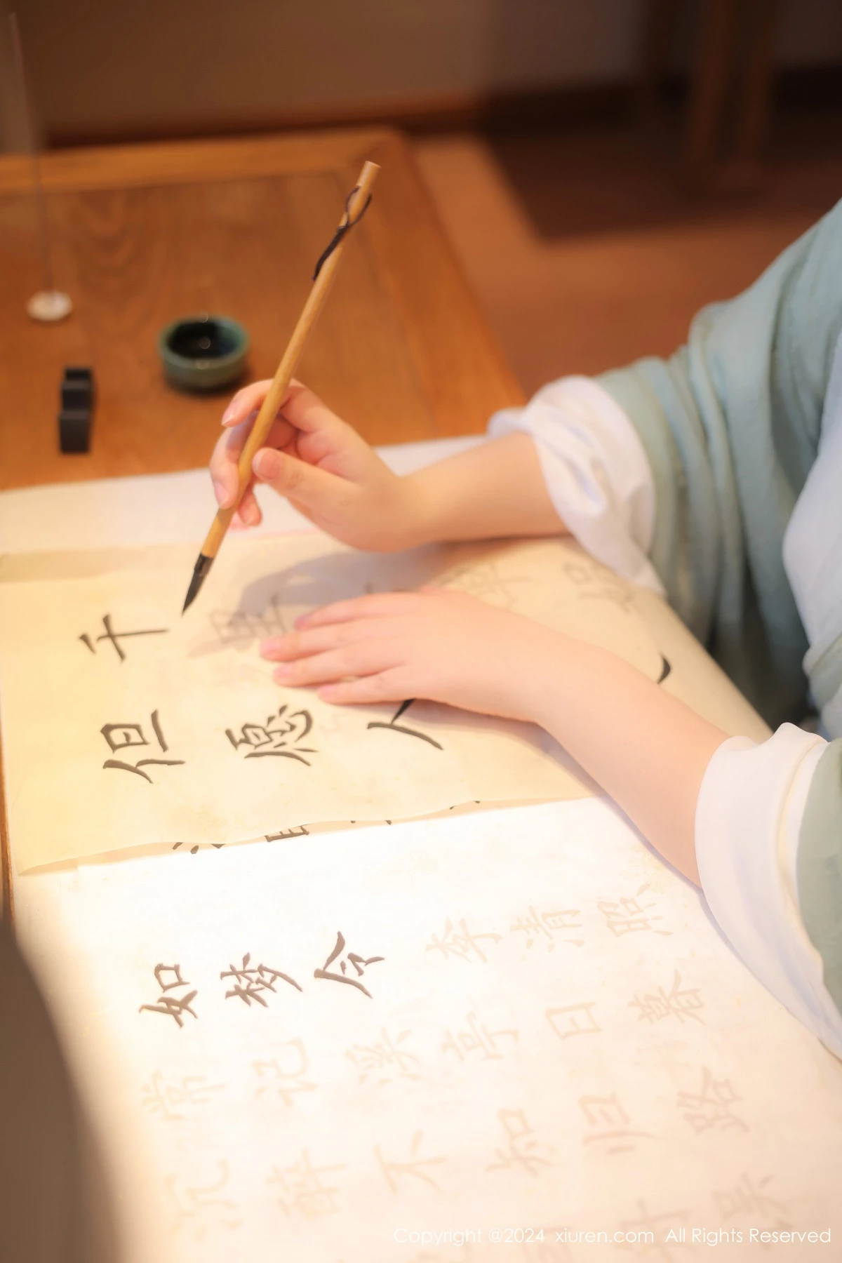 秀人集.com_[XiuRen秀人网]No.8937_模特蛋蛋宝私房性感绿色古装服饰配超薄肉丝秀丰腴身姿诱惑写真83P