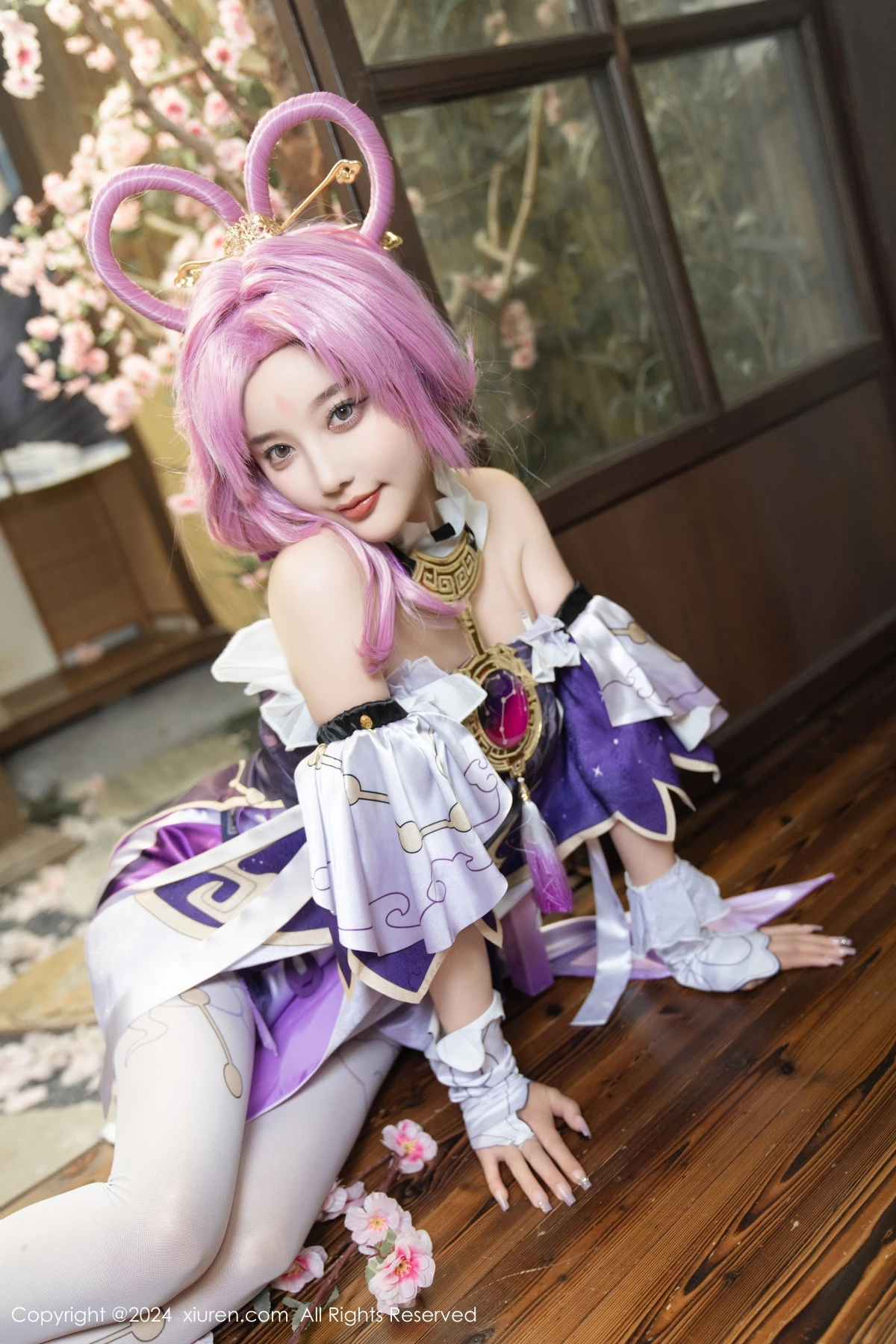 秀人集.com_[XiuRen秀人网]No.8943_女神杨晨晨Yome性感紫色Cosplay服饰配白丝袜秀丰满身材诱惑写真79P