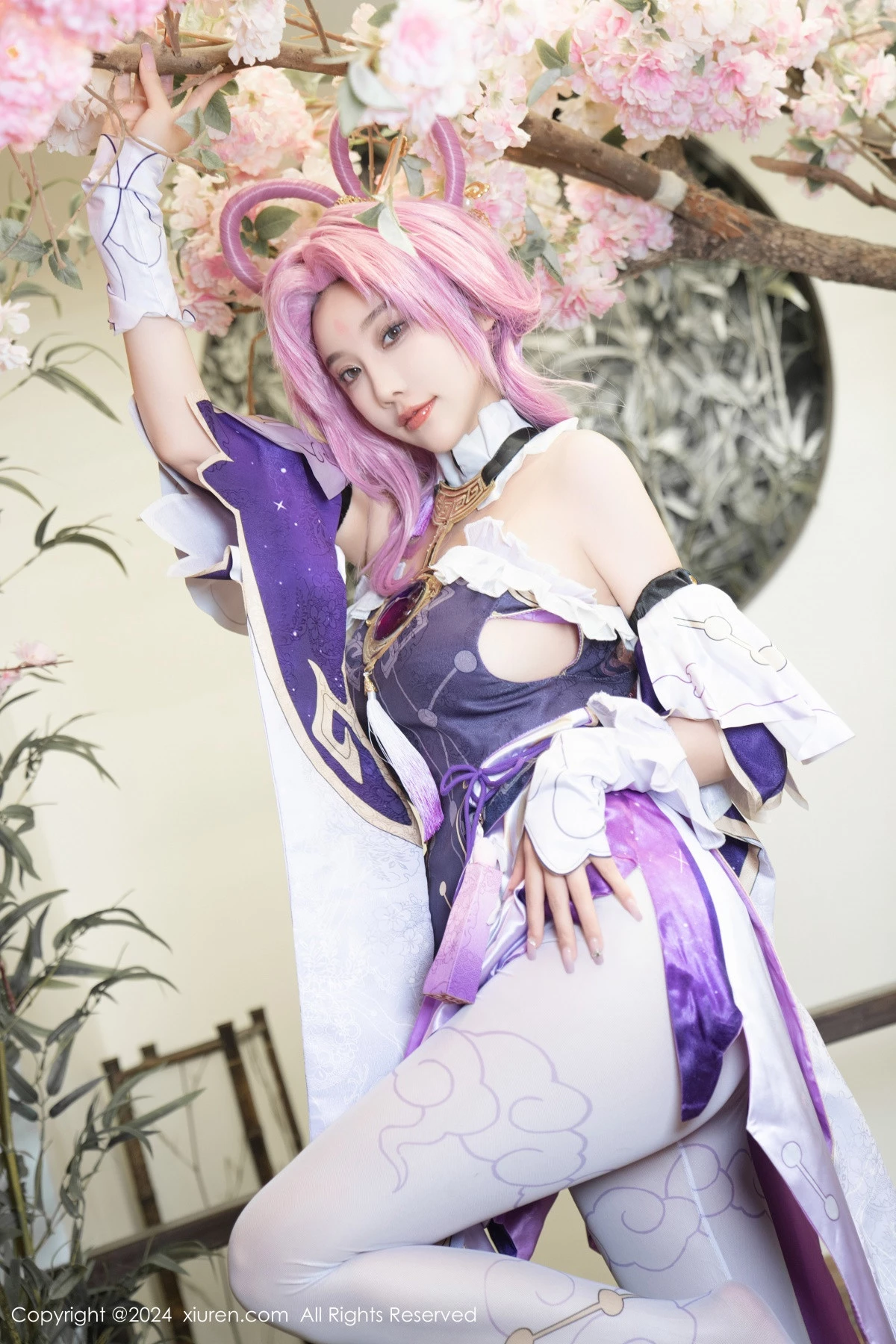 秀人集.com_[XiuRen秀人网]No.8943_女神杨晨晨Yome性感紫色Cosplay服饰配白丝袜秀丰满身材诱惑写真79P