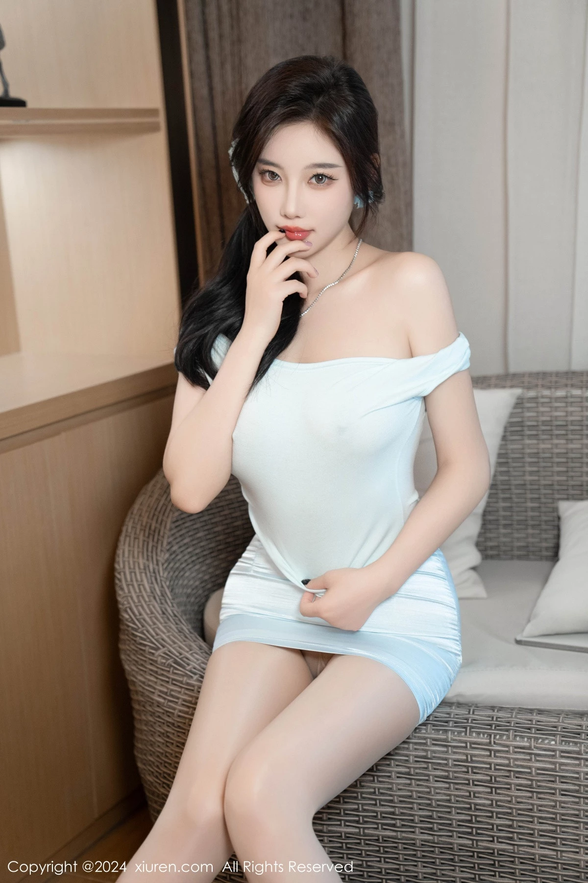 秀人集.com_[XiuRen秀人网]No.8960_女神杨晨晨Yome性感白色连衣短裙配白丝袜秀丰腴身姿诱惑写真89P