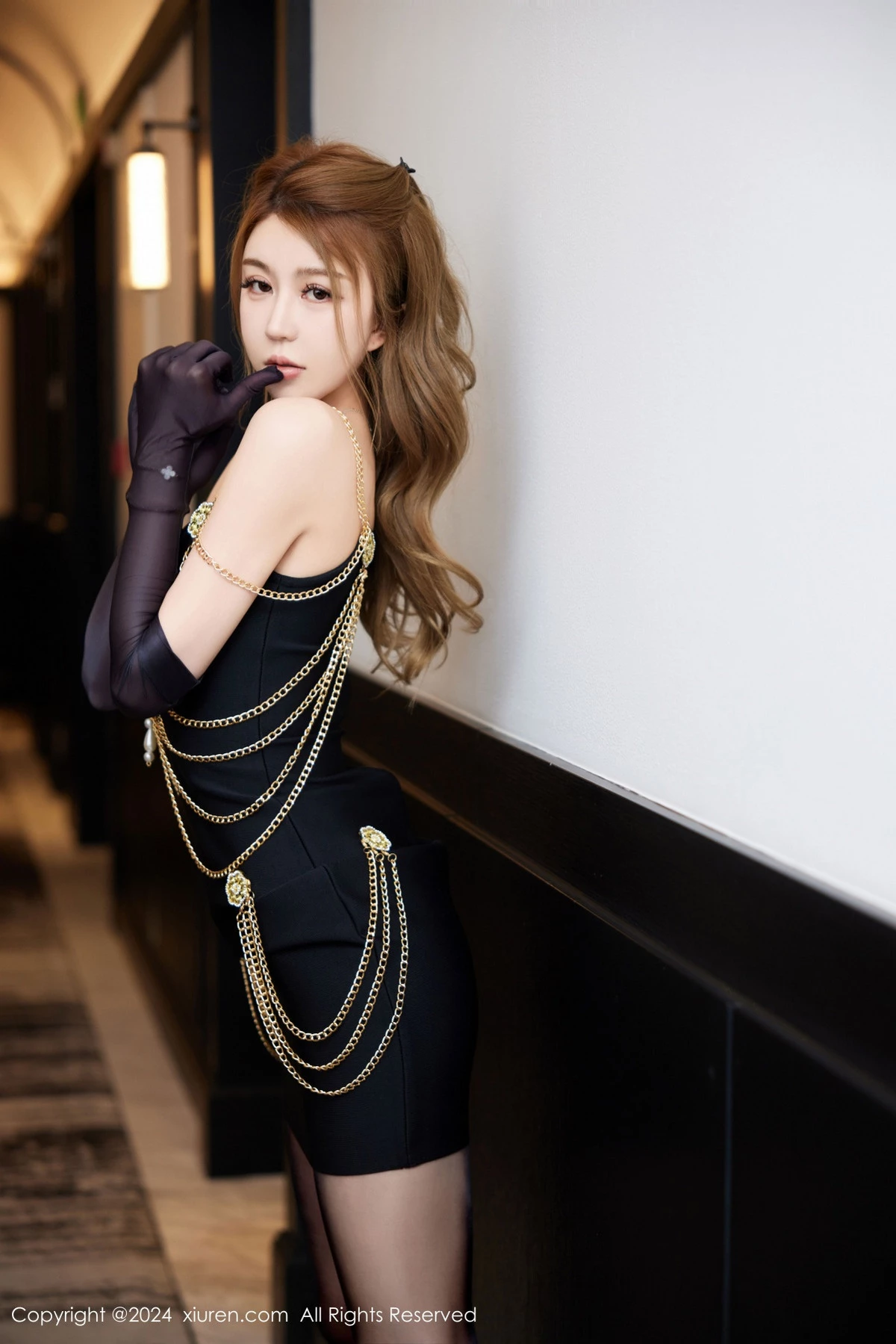 秀人集.com_[XiuRen秀人网]No.8968_模特Zoe柚柚性感黑色连衣裙配超薄无内黑丝秀凹凸身材诱惑写真81P