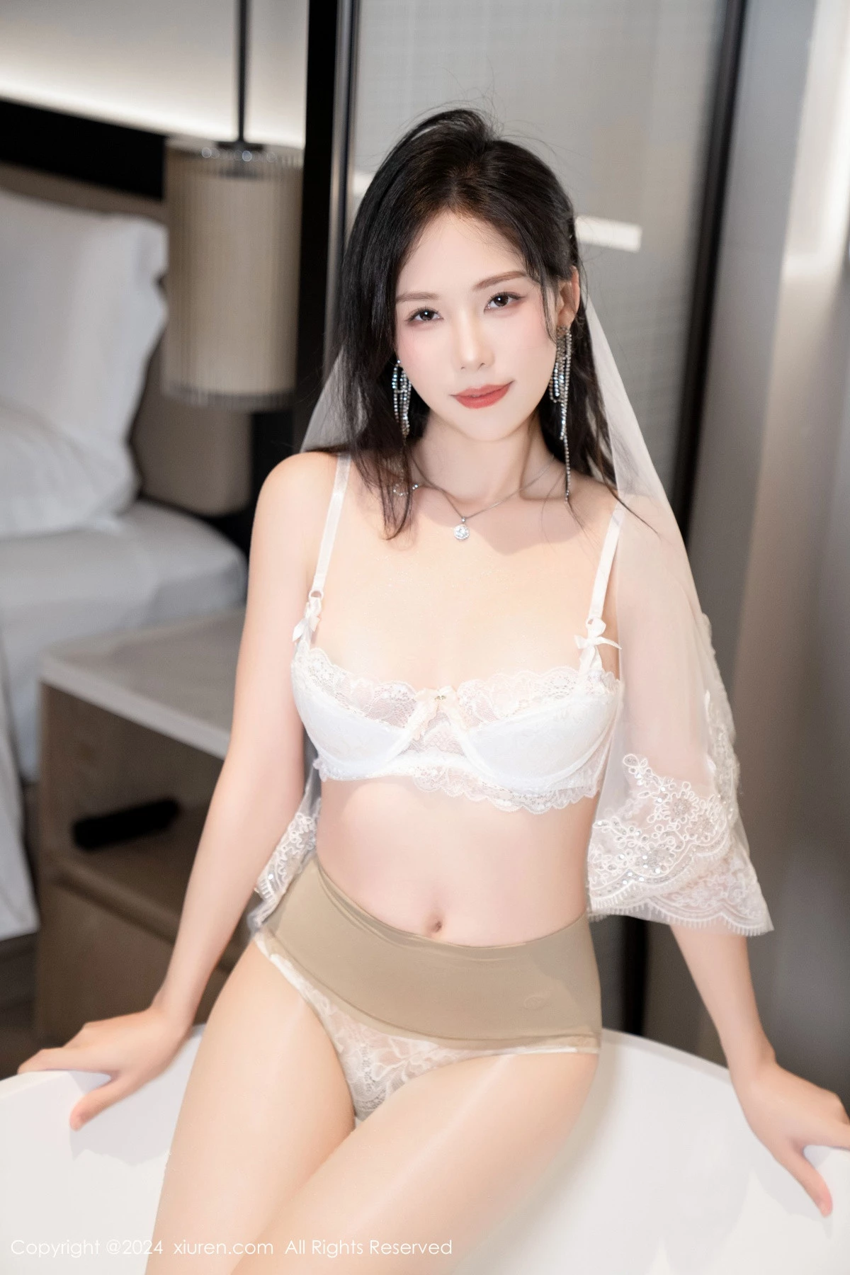 秀人集.com_[XiuRen秀人网]No.8998_模特利世浴室场景性感白色婚纱配超薄肉丝秀完美身材诱惑写真100P