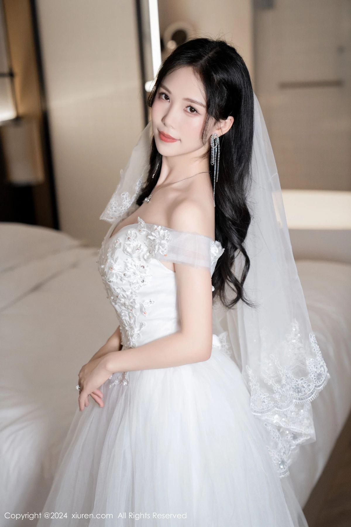 秀人集.com_[XiuRen秀人网]No.8998_模特利世浴室场景性感白色婚纱配超薄肉丝秀完美身材诱惑写真100P