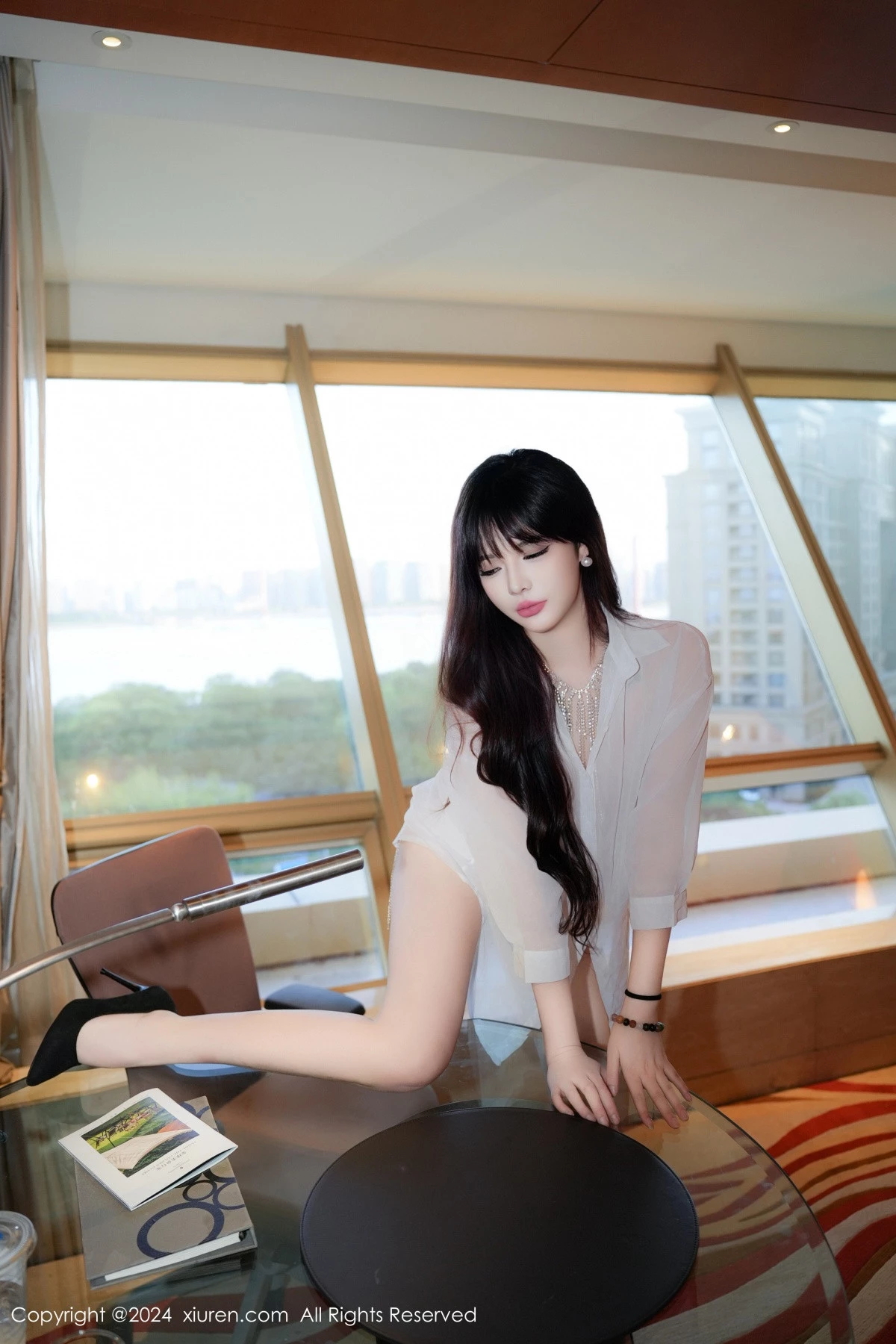 秀人集.com_[XiuRen秀人网]No.9002_模特酒精阿姨性感白色T恤露银色内衣秀曼妙身姿惹火诱惑写真77P