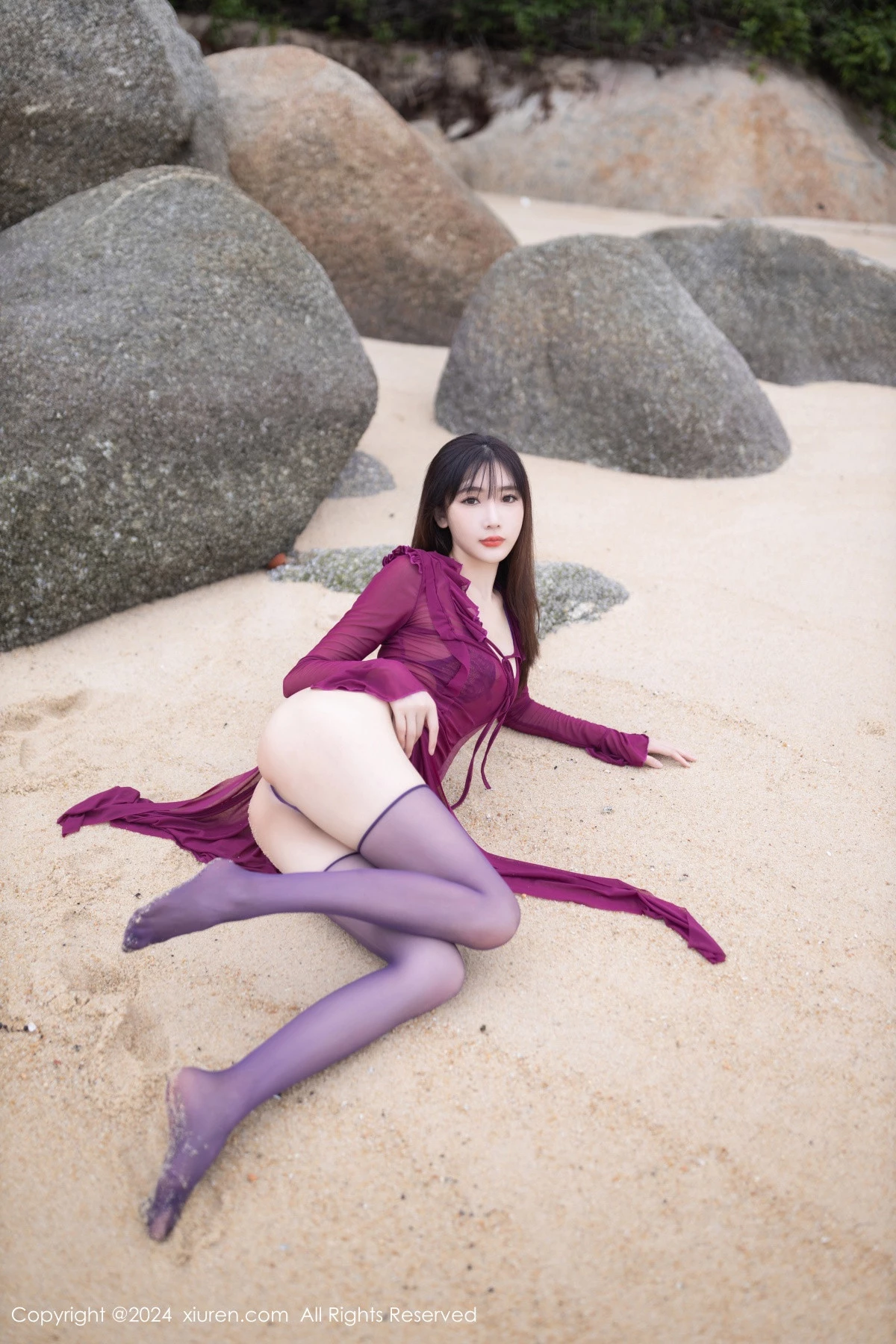 秀人集.com_[XiuRen秀人网]No.9021_模特陆萱萱海边场景紫色情趣内衣配紫色丝袜秀惹火身材诱惑写真78P