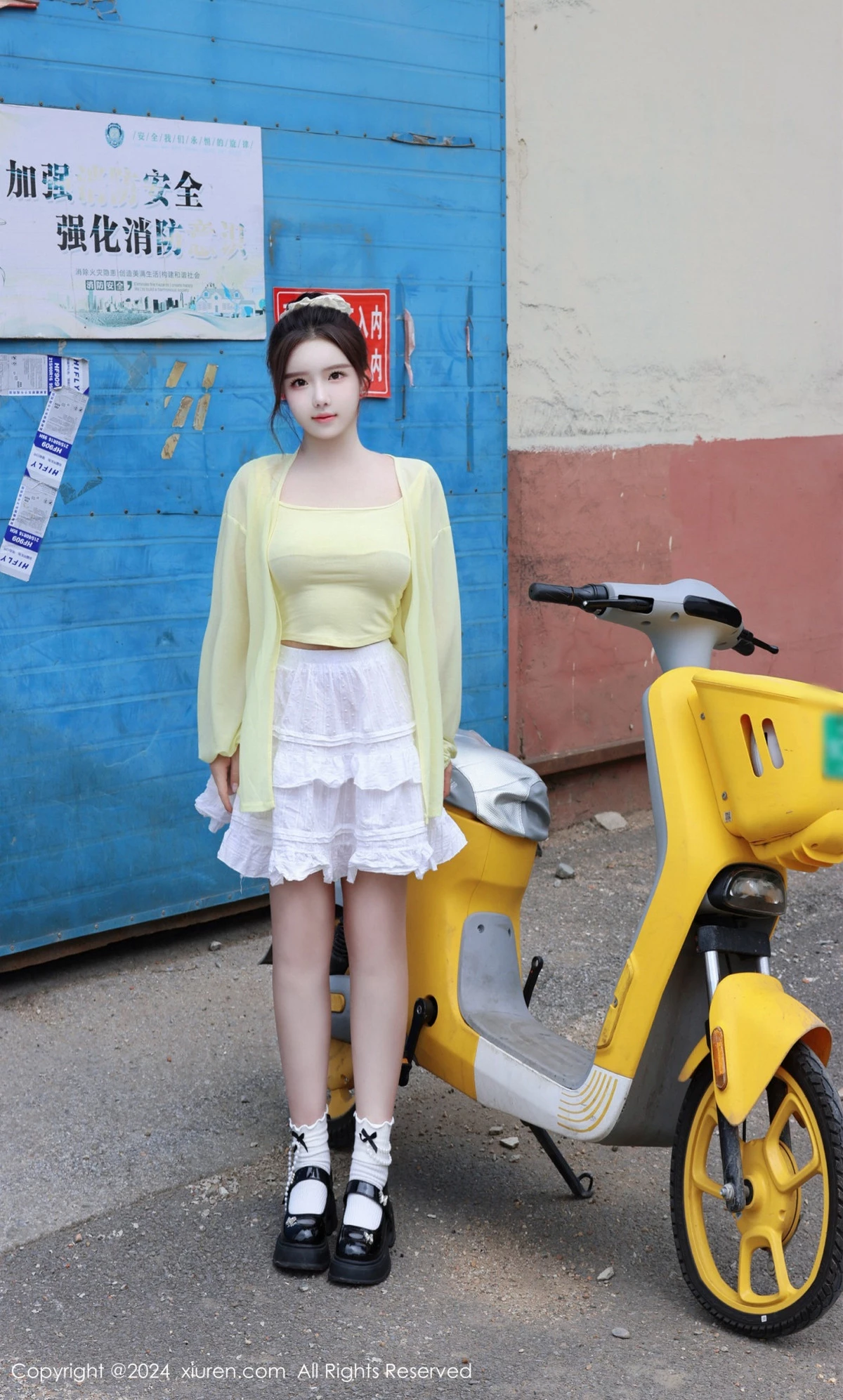 秀人集.com_[XiuRen秀人网]No.9024_模特小薯条nienie性感黄色上衣配白色短裙秀曼妙身姿迷人写真89P