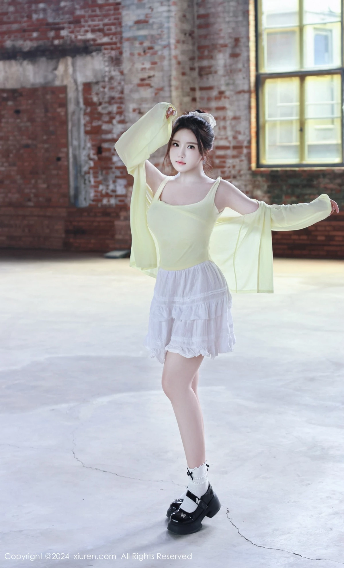 秀人集.com_[XiuRen秀人网]No.9024_模特小薯条nienie性感黄色上衣配白色短裙秀曼妙身姿迷人写真89P
