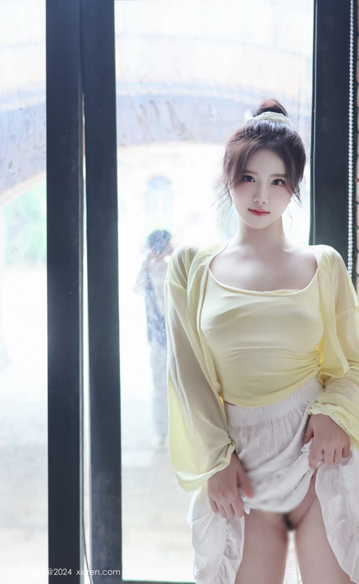 秀人集.com_[XiuRen秀人网]No.9024_模特小薯条nienie性感黄色上衣配白色短裙秀曼妙身姿迷人写真89P