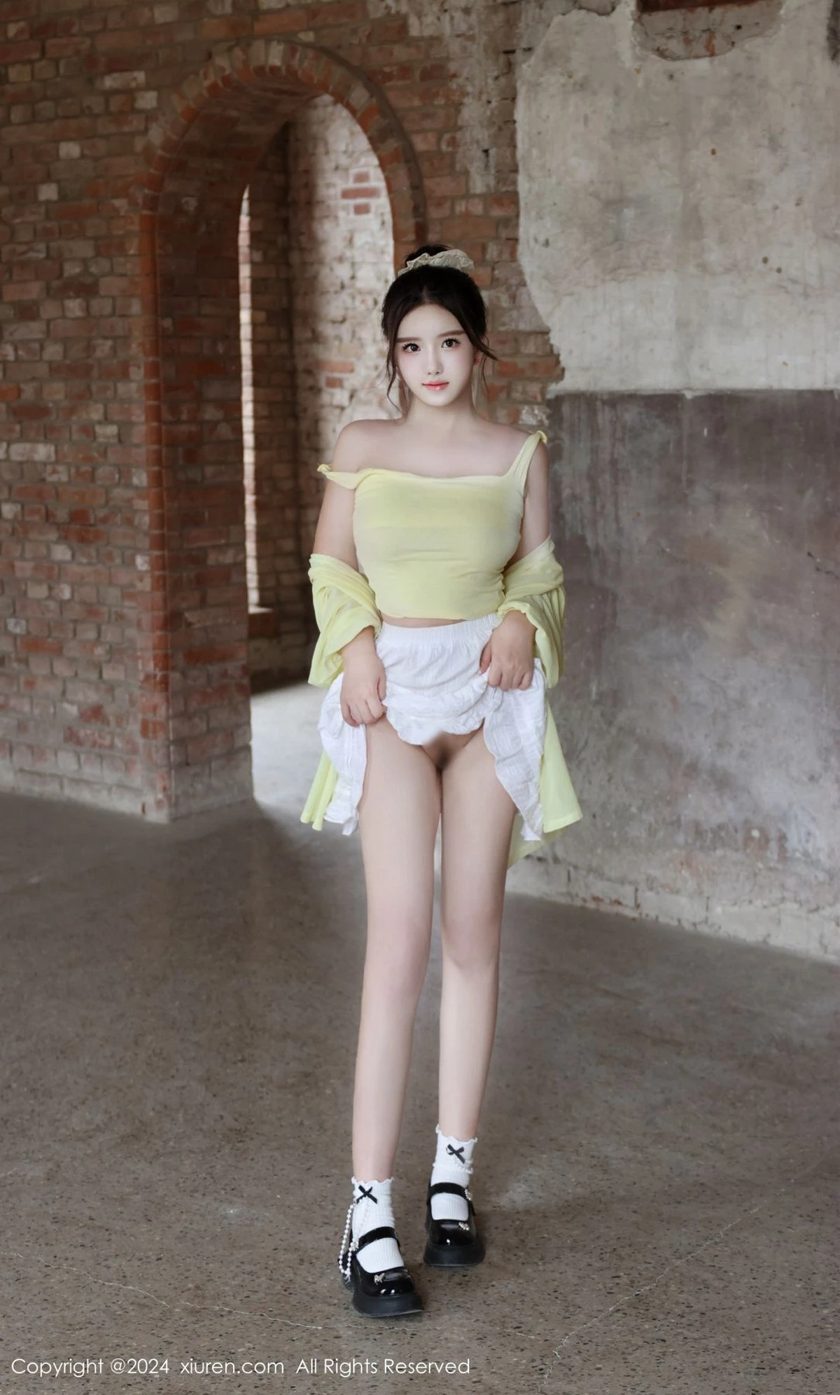 秀人集.com_[XiuRen秀人网]No.9024_模特小薯条nienie性感黄色上衣配白色短裙秀曼妙身姿迷人写真89P