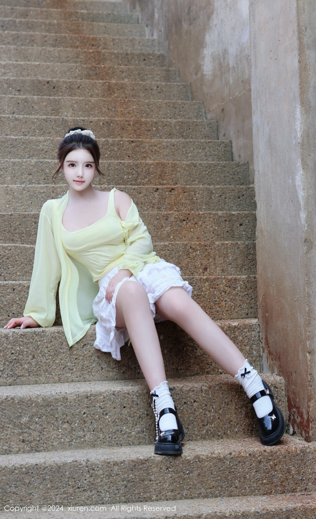 秀人集.com_[XiuRen秀人网]No.9024_模特小薯条nienie性感黄色上衣配白色短裙秀曼妙身姿迷人写真89P