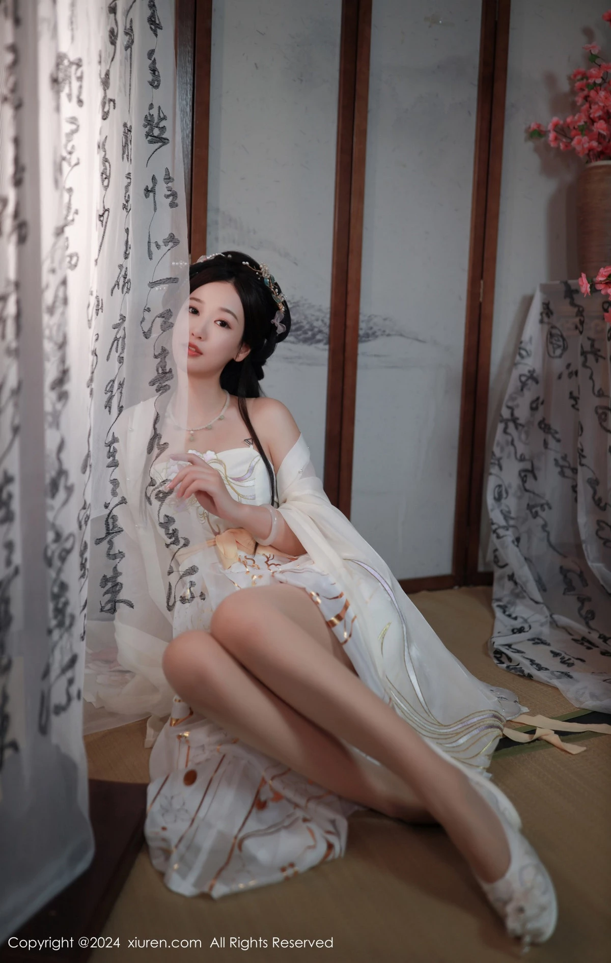秀人集.com_[XiuRen秀人网]No.8898_模特唐安琪性感浅色古装服饰配超薄无内肉丝秀曼妙身姿诱惑写真81P