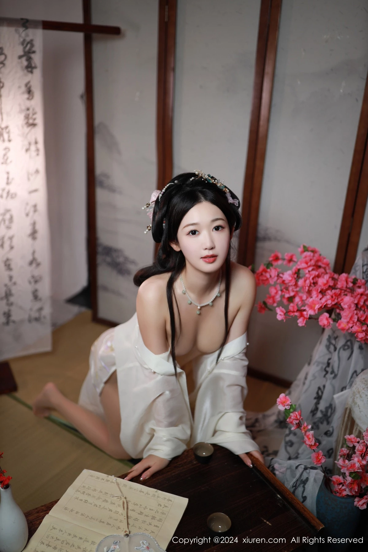 秀人集.com_[XiuRen秀人网]No.8898_模特唐安琪性感浅色古装服饰配超薄无内肉丝秀曼妙身姿诱惑写真81P