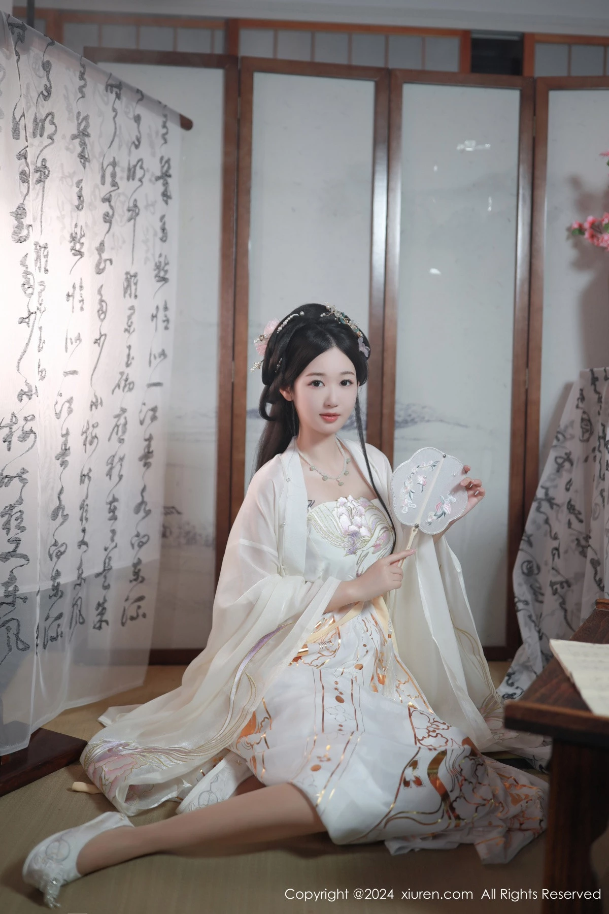 秀人集.com_[XiuRen秀人网]No.8898_模特唐安琪性感浅色古装服饰配超薄无内肉丝秀曼妙身姿诱惑写真81P