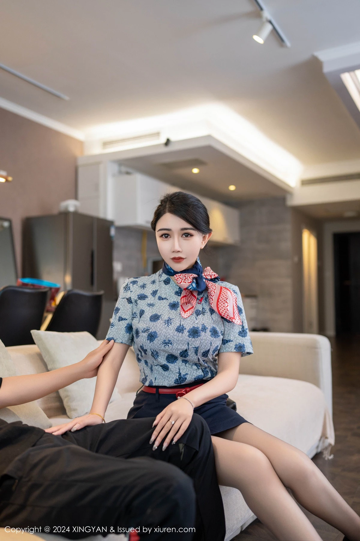 秀人集.com_[XINGYAN星颜社]VOL.259_模特李若汐ci性感空姐制服配超薄肉丝秀丰腴身材完美诱惑写真81P