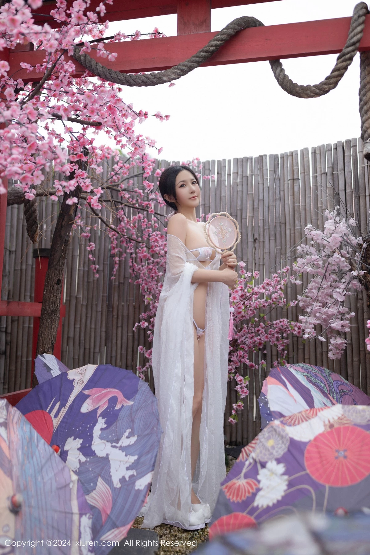 秀人集.com_[XiuRen秀人网]No.8927_模特鱼子酱Fish性感白色轻透连衣裙露白色情趣内衣迷人诱惑写真80P