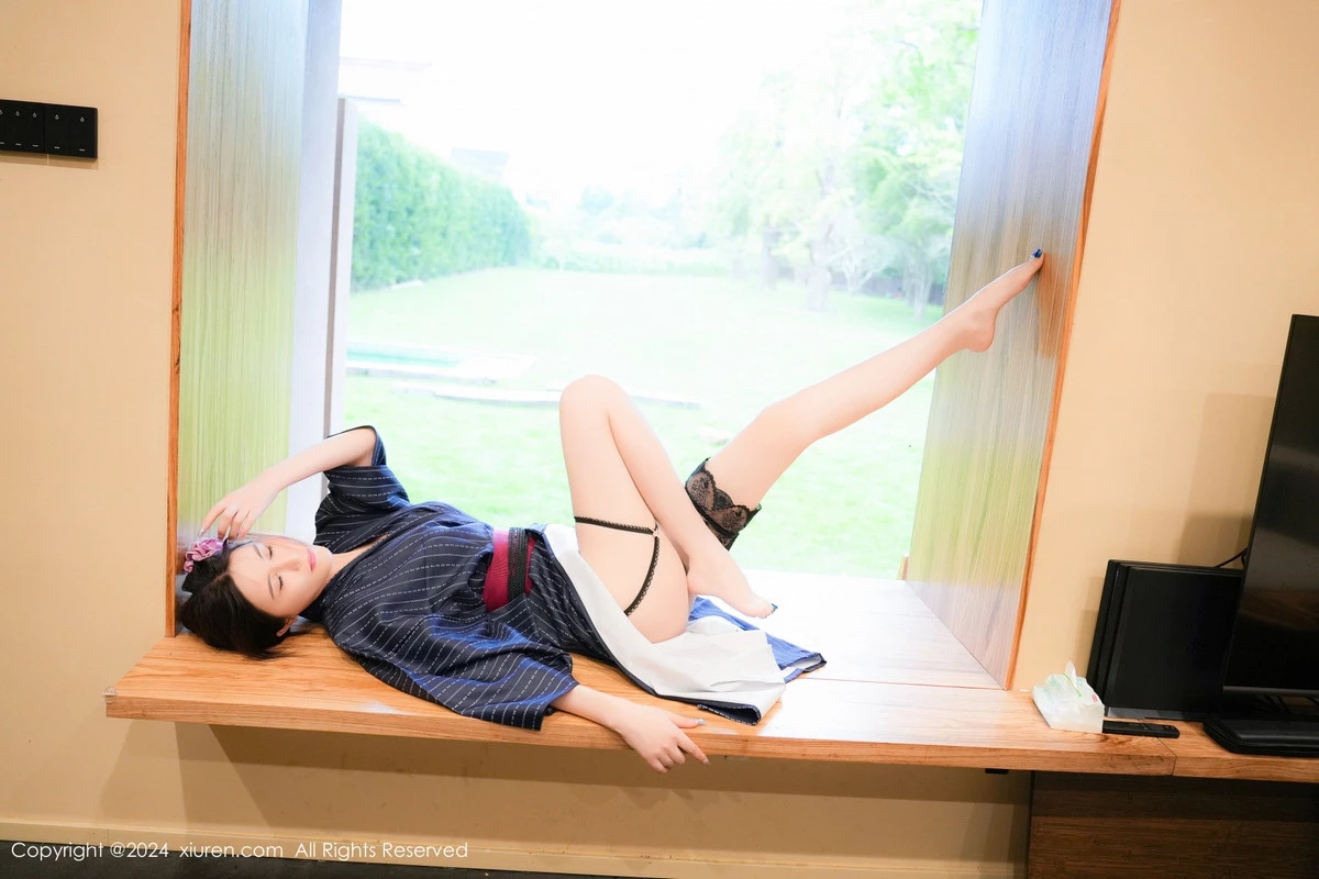 秀人集.com_[XiuRen秀人网]No.8928_模特Erikaki户外枷锁主题性感黑色情趣内衣秀白嫩美腿诱惑写真79P