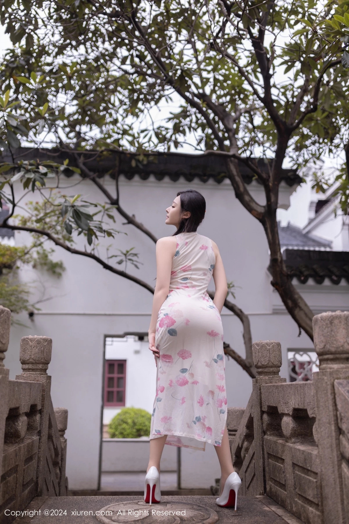 秀人集.com_[XiuRen秀人网]No.9087_模特小逗逗性感粉色图案连衣裙配超薄肉丝秀曼妙身姿诱惑写真79P