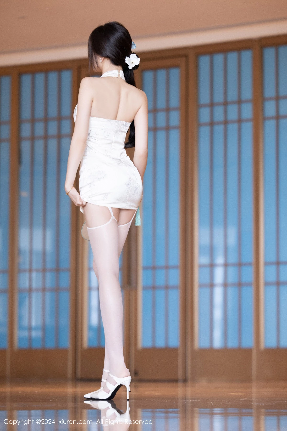 秀人集.com_[XiuRen秀人网]No.9101_女神徐莉芝Booty白色连衣裙露白色蕾丝内衣配白丝吊袜诱惑写真90P