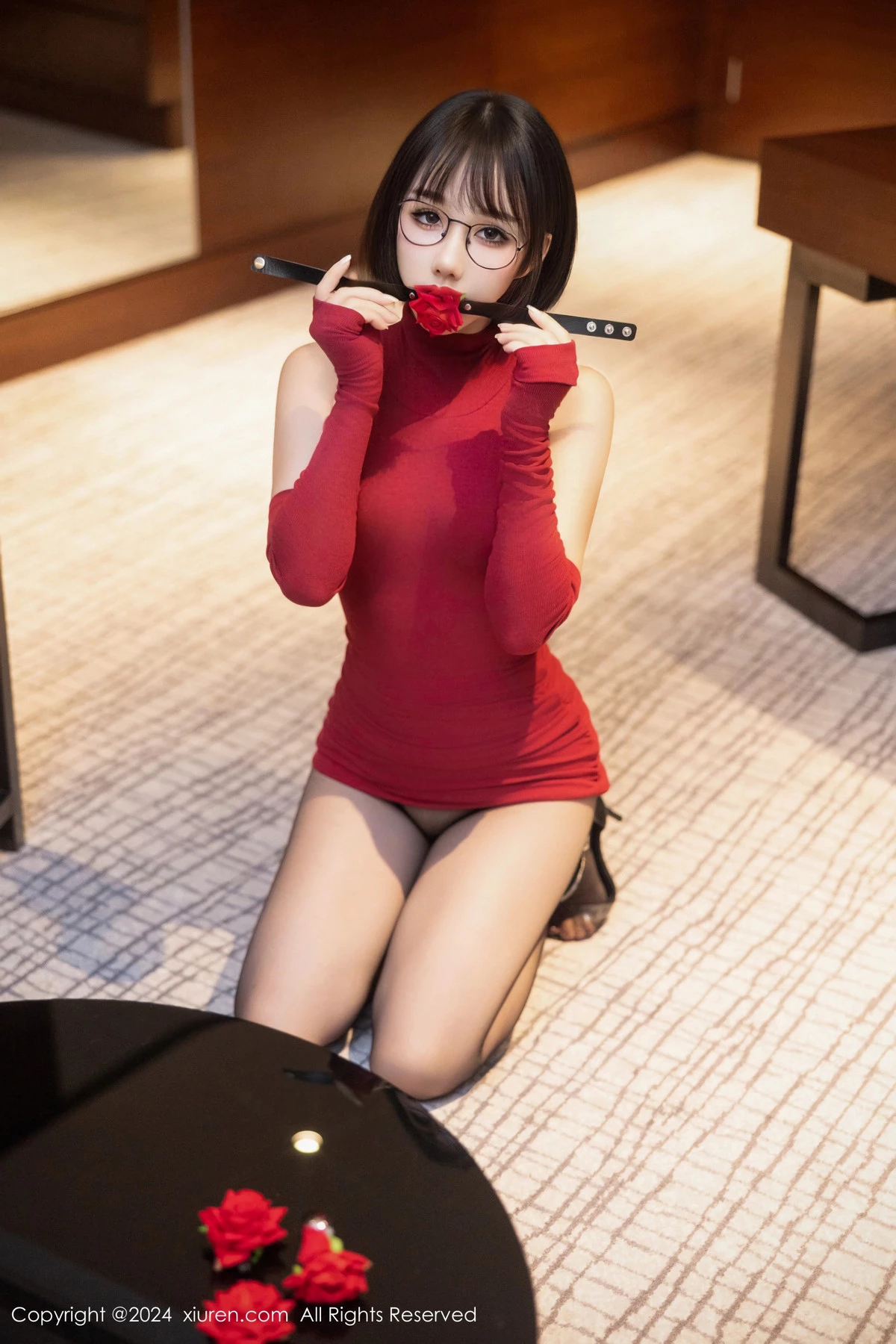 秀人集.com_[XiuRen秀人网]No.9096_模特波巧酱性感红色连衣短裙配开档黑丝秀曼妙身姿惹火诱惑写真85P