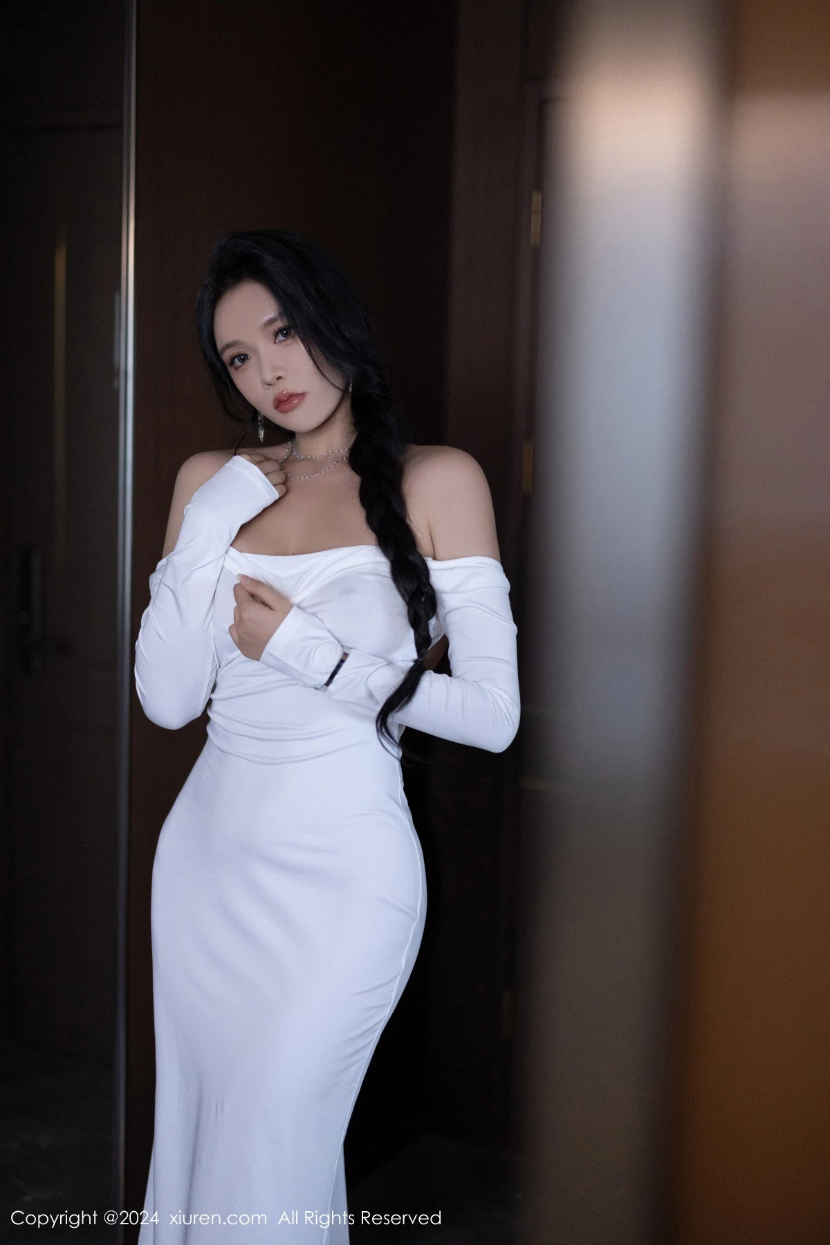 秀人集.com_[XiuRen秀人网]No.9115_模特娜比性感白色连衣裙+黑色蕾丝情趣内衣秀凹凸身材诱惑写真81P