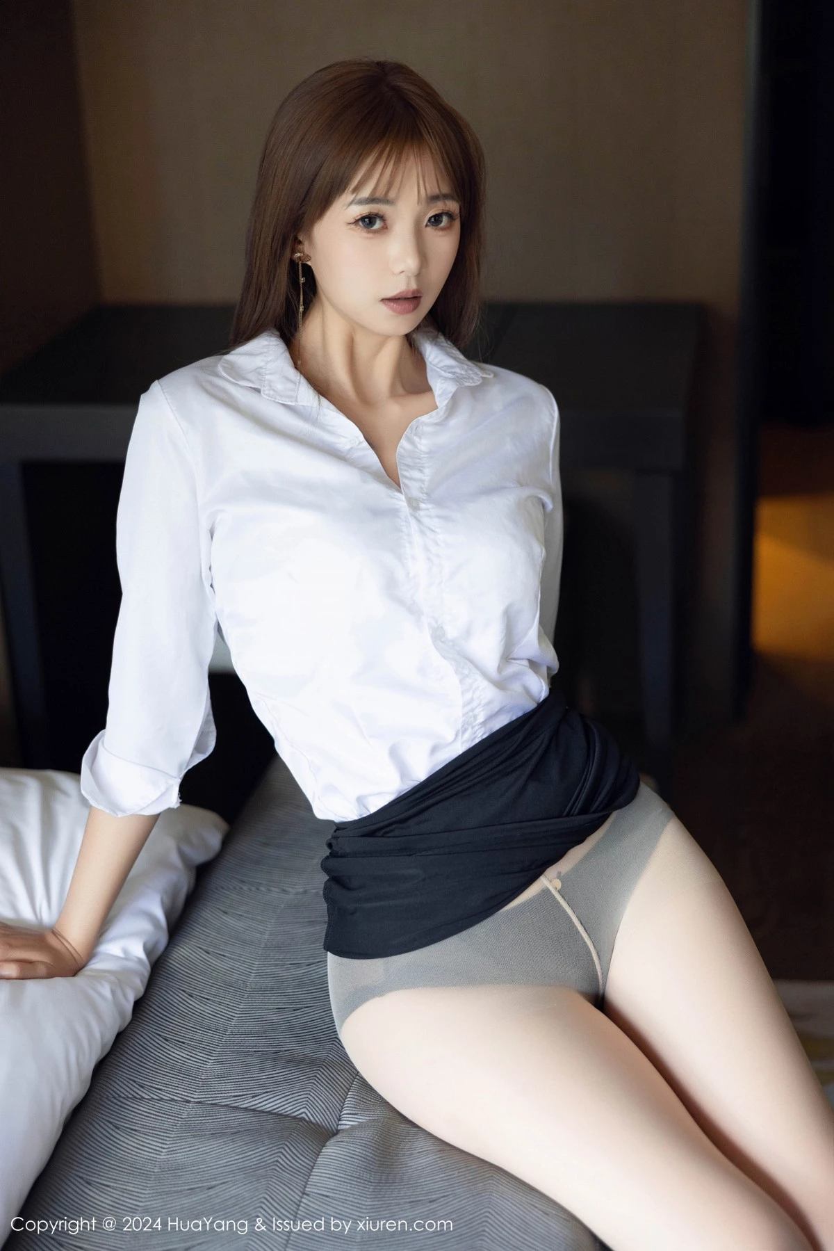 秀人集.com_[HuaYang花漾]Vol.604_模特宋-KiKi性感白T配黑色短裙露白色丝袜秀完美身材迷人写真75P