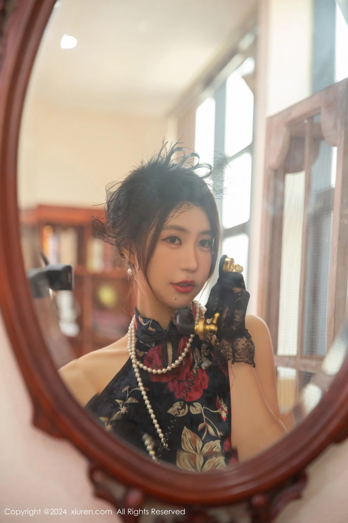 秀人集.com_[XiuRen秀人网]No.9116_女神绮里嘉ula性感复古旗袍露黑红色内衣配超薄黑丝极致魅惑写真66P