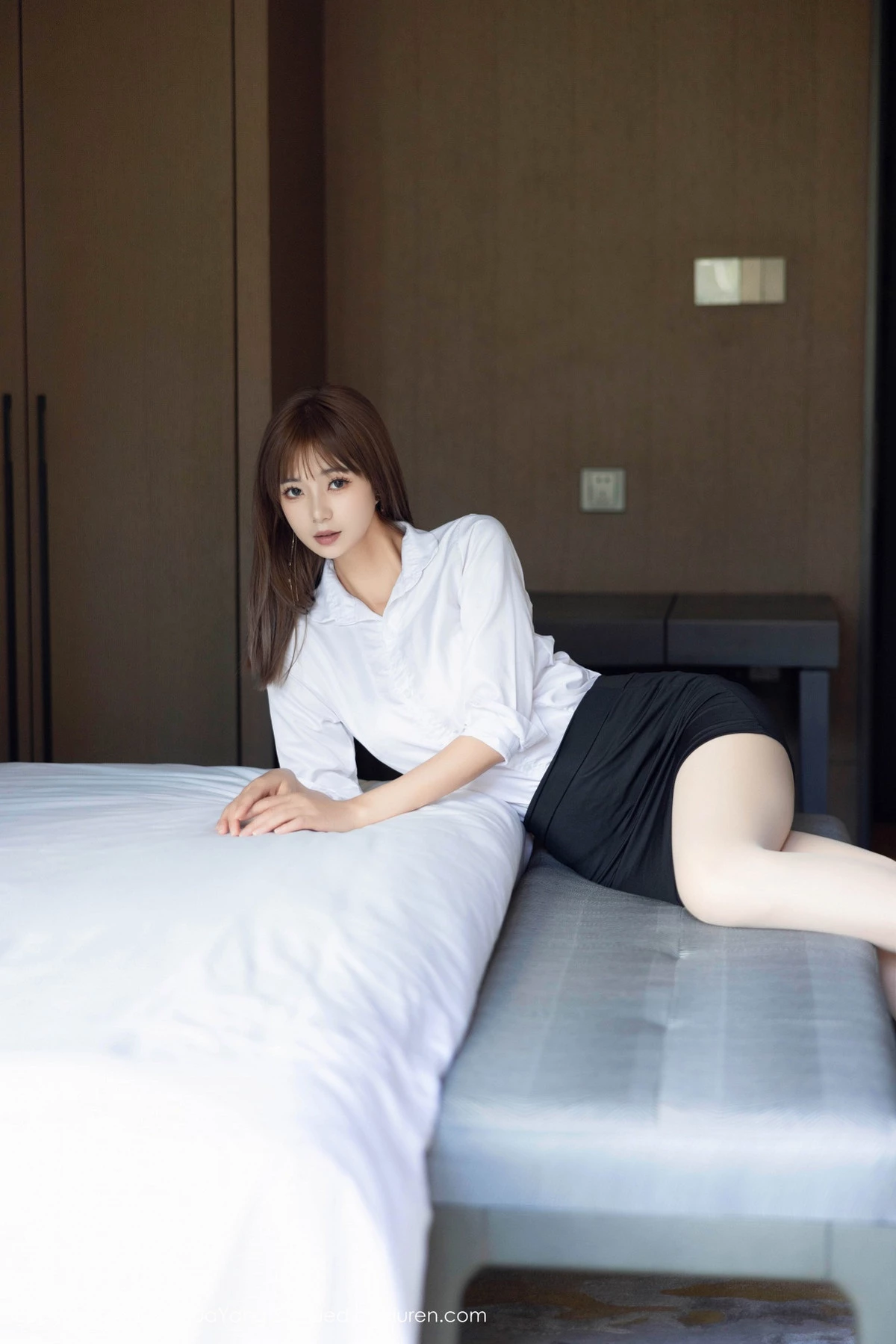 秀人集.com_[HuaYang花漾]Vol.604_模特宋-KiKi性感白T配黑色短裙露白色丝袜秀完美身材迷人写真75P