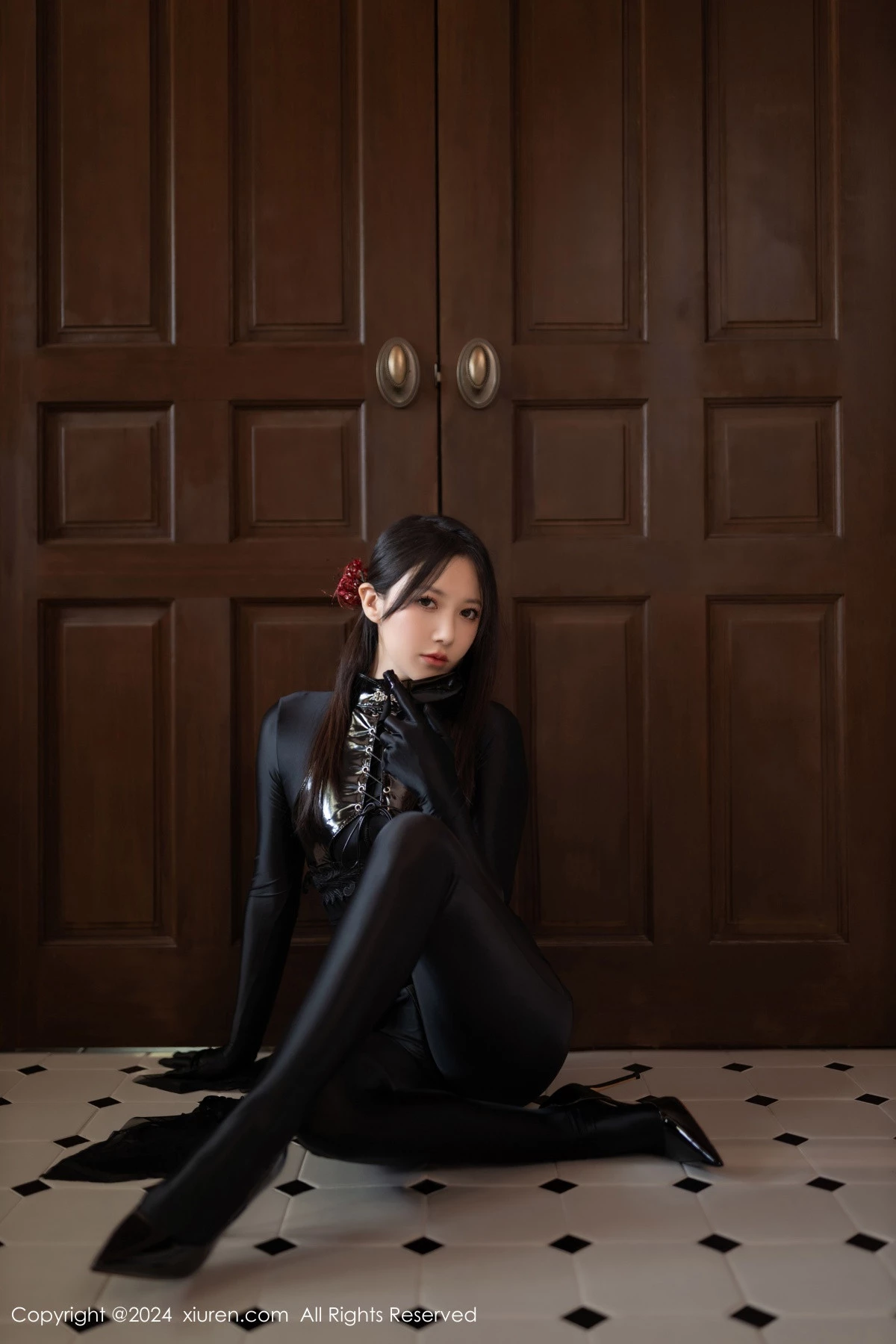 秀人集.com_[XiuRen秀人网]No.9125_模特鱼子酱Fish私房性感黑色紧身连体衣秀曼妙身姿撩人诱惑写真80P