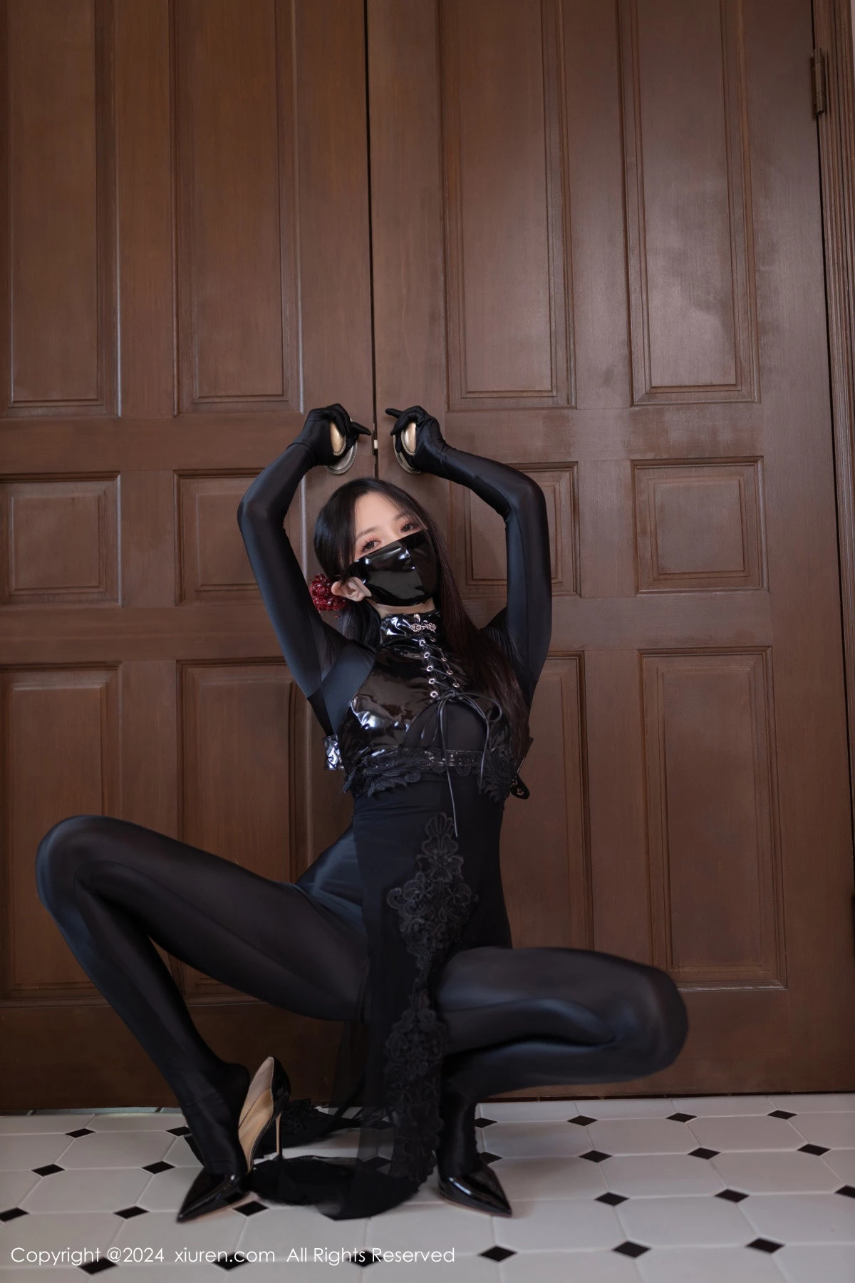 秀人集.com_[XiuRen秀人网]No.9125_模特鱼子酱Fish私房性感黑色紧身连体衣秀曼妙身姿撩人诱惑写真80P