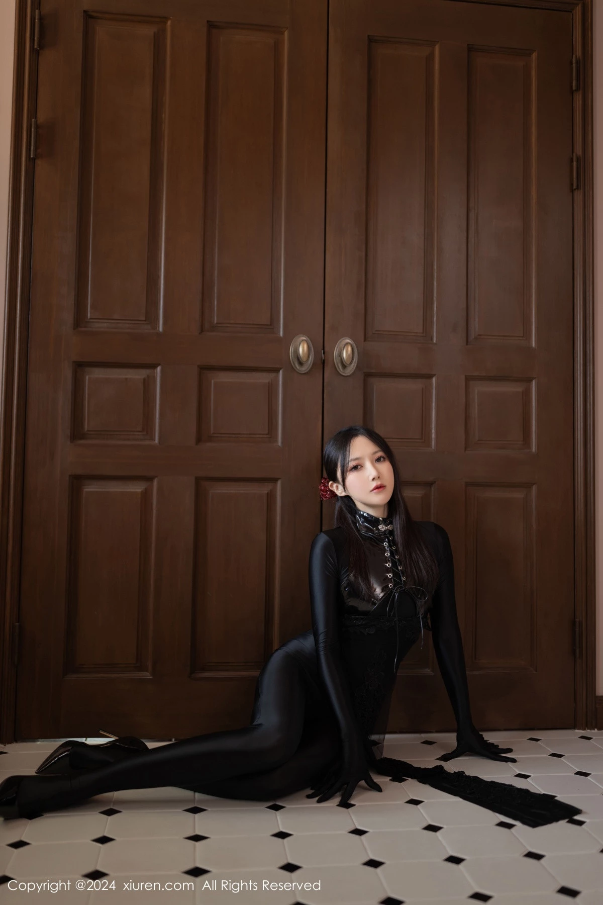 秀人集.com_[XiuRen秀人网]No.9125_模特鱼子酱Fish私房性感黑色紧身连体衣秀曼妙身姿撩人诱惑写真80P