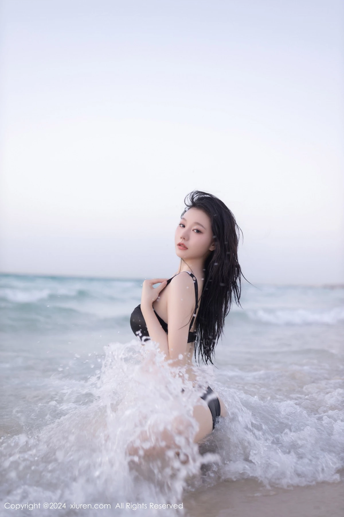 秀人集.com_[XiuRen秀人网]No.9138_模特安然anran海边沙滩场景性感黑色泳装秀柔美身段诱惑写真82P