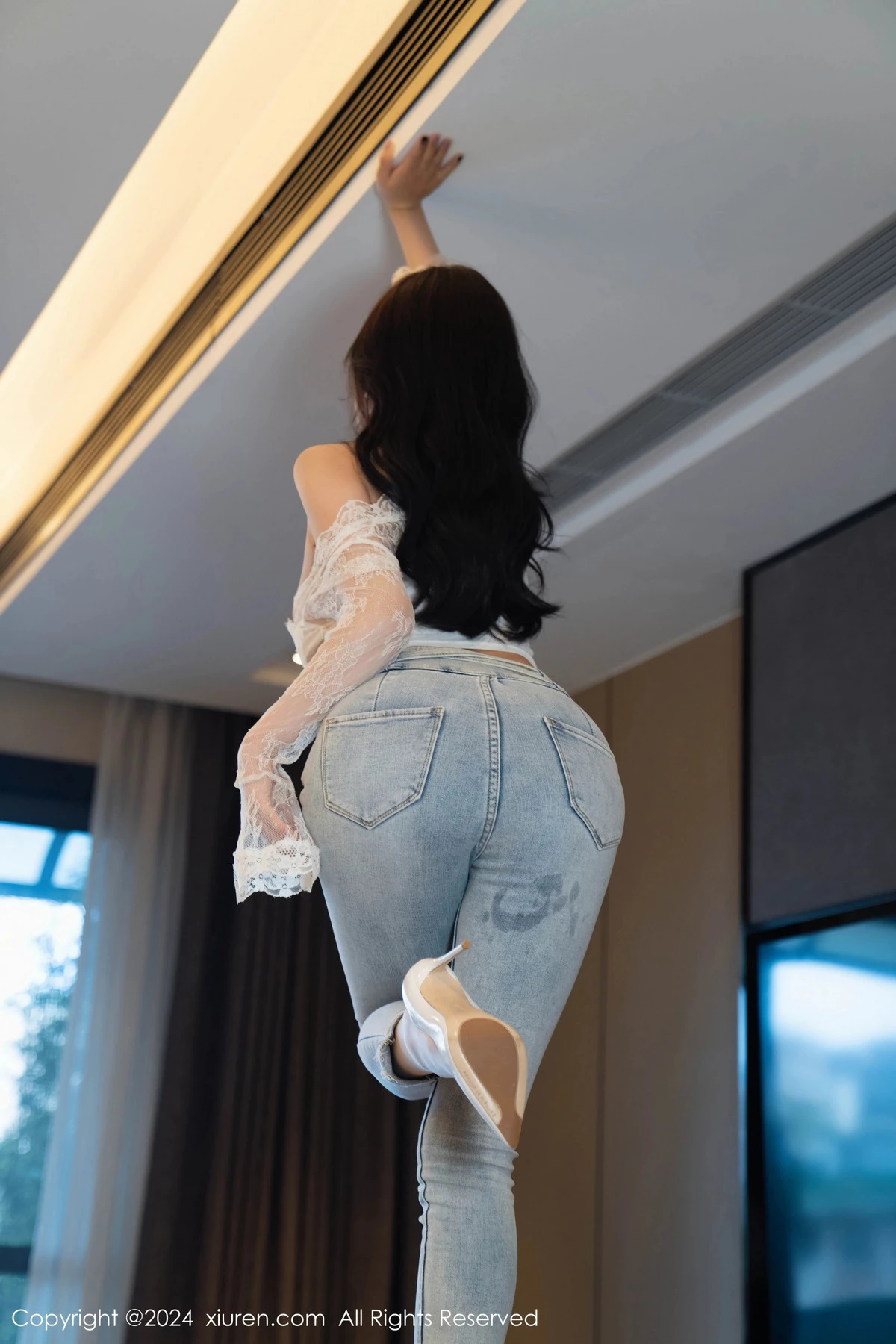 秀人集.com_[XiuRen秀人网]No.9140_女神杨晨晨Yome性感白色上衣配牛仔长裤秀丰腴身姿诱惑写真80P