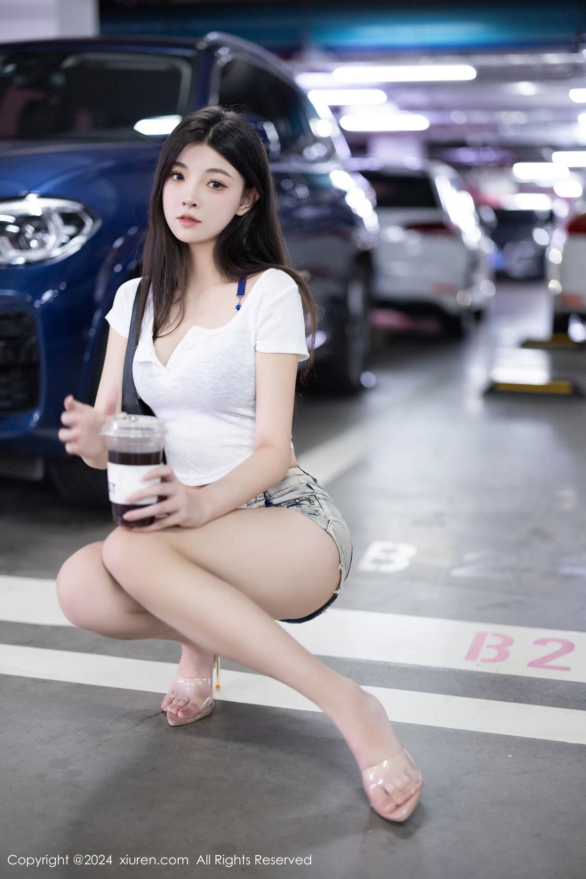 秀人集.com_[XiuRen秀人网]No.9141_新人模特初梦瑶性感白T配牛仔短裤露蓝色内衣秀曼妙身姿诱惑写真86P