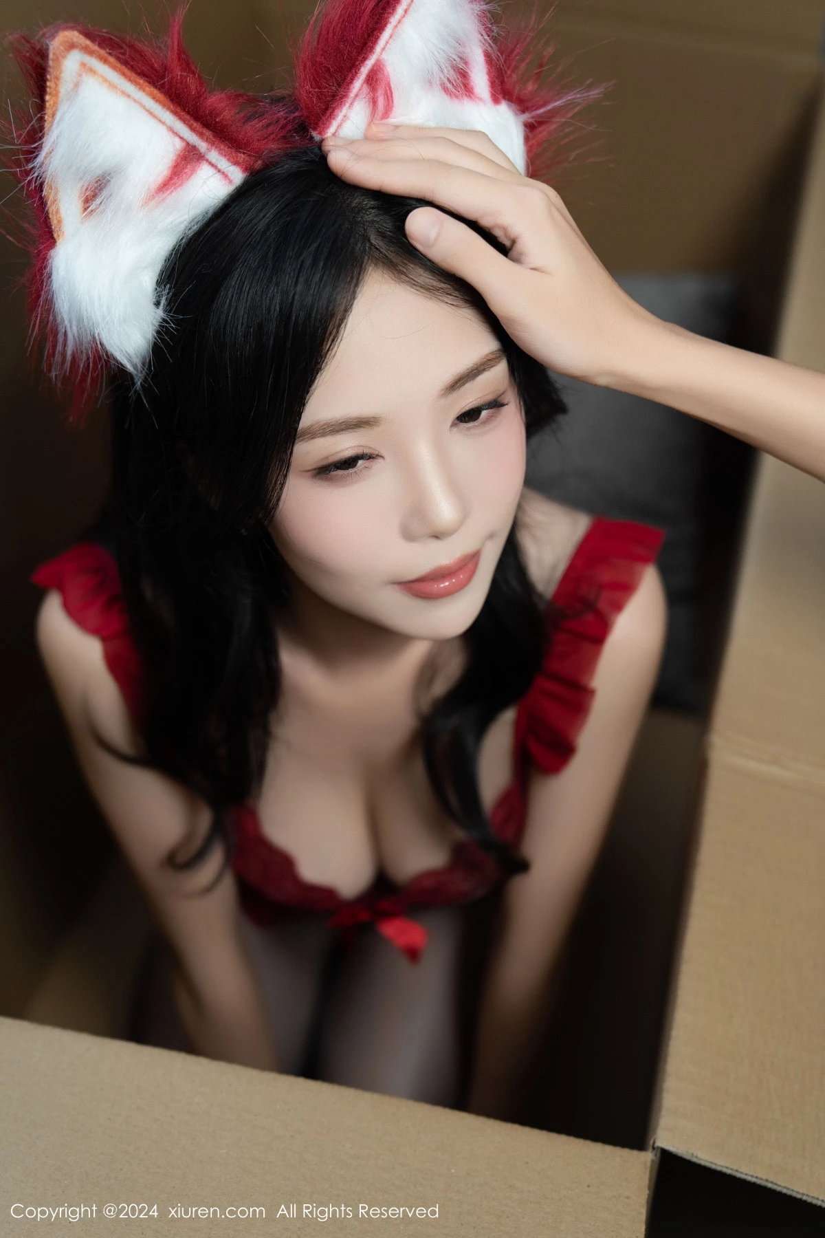 秀人集.com_[XiuRen秀人网]No.9156_模特利世私房性感红色情趣服饰配黑丝吊袜秀曼妙身姿诱惑写真82P