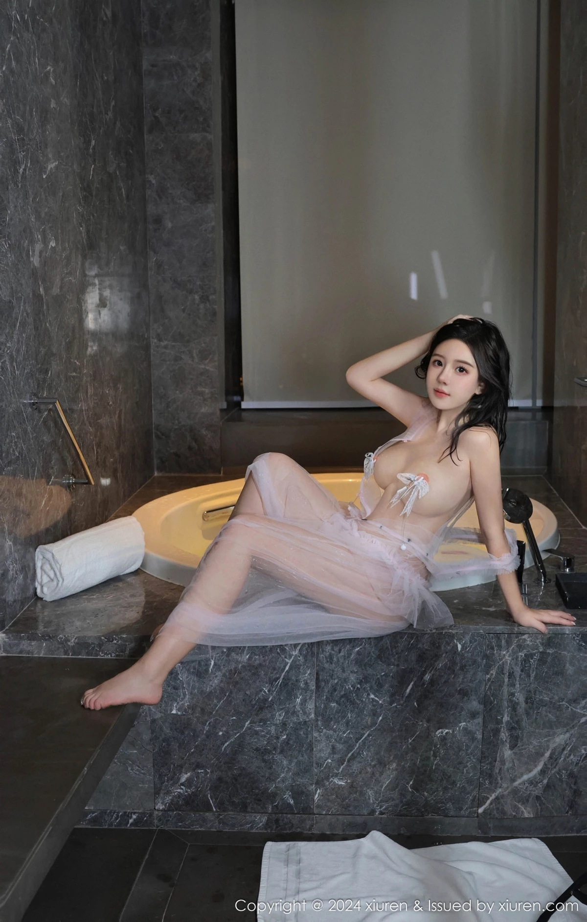 秀人集.com_[XiuRen秀人网]No.9164_模特小薯条nienie户外性感女仆装配超薄肉丝秀惹火身材诱惑写真87P