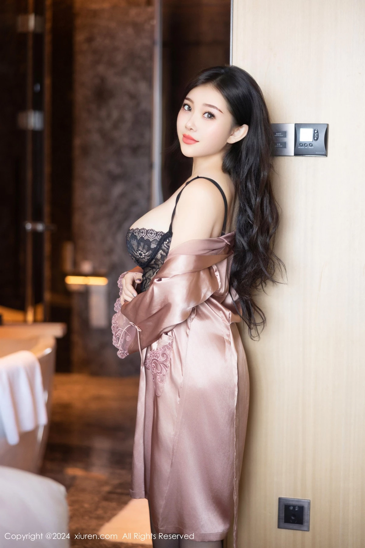 秀人集.com_[XiuRen秀人网]No.9159_新人模特白洁bessie黑色情趣内衣配黑丝吊袜秀丰乳美臀诱惑写真67P