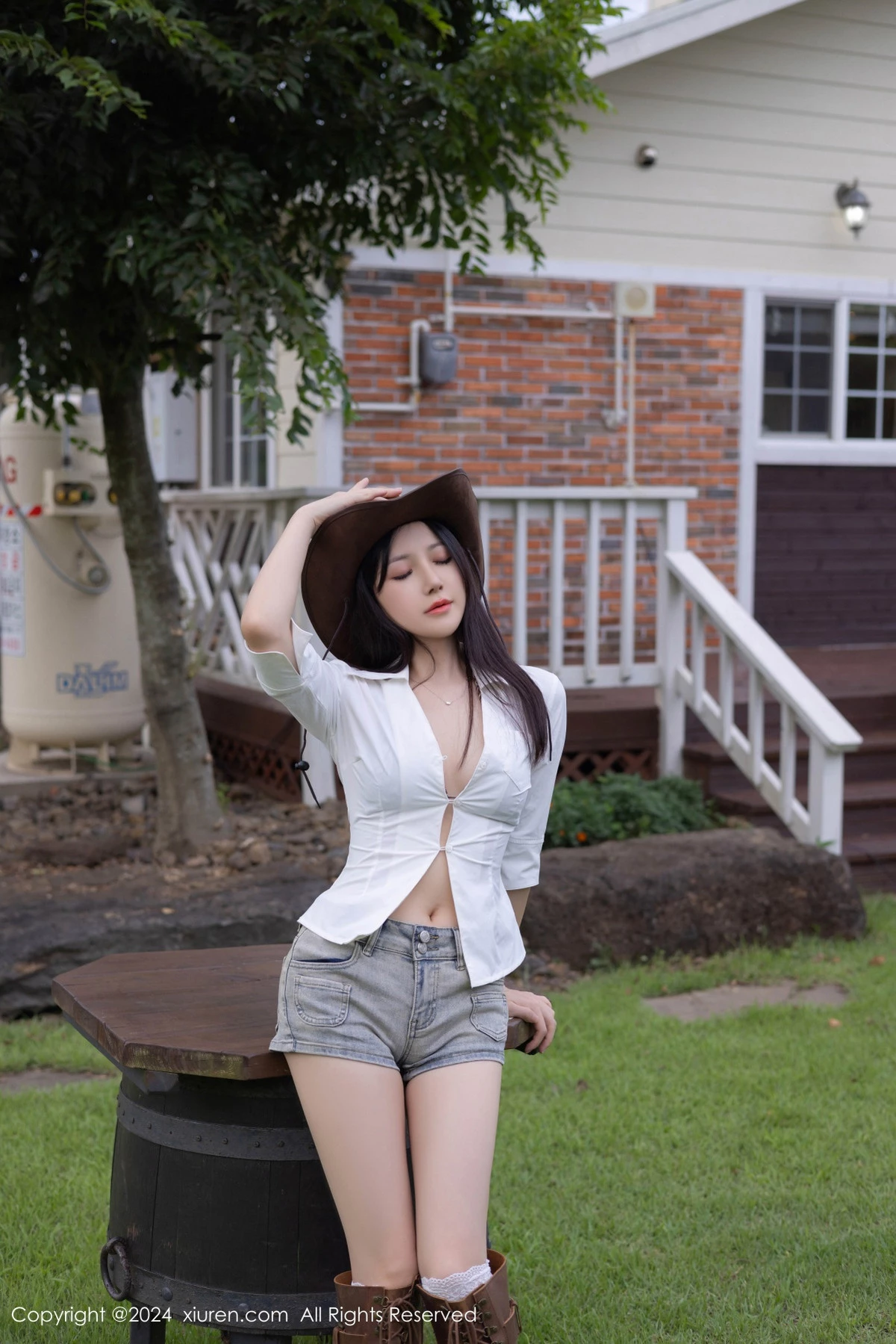 秀人集.com_[XiuRen秀人网]No.9166_模特鱼子酱Fish性感内衣配超短牛仔裤露白丝袜秀完美身材诱惑写真80P