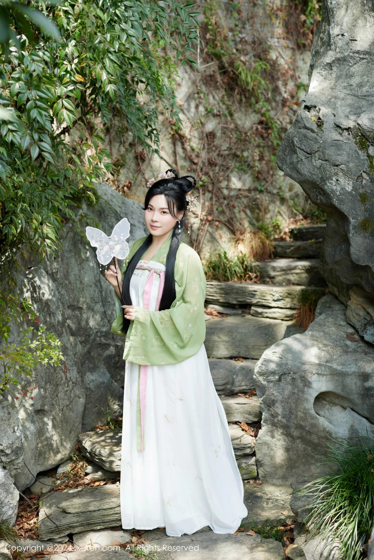 秀人集.com_[XiuRen秀人网]No.9162_模特麦田中秋汉服主题户外性感薄纱服饰秀曼妙身姿诱惑写真72P