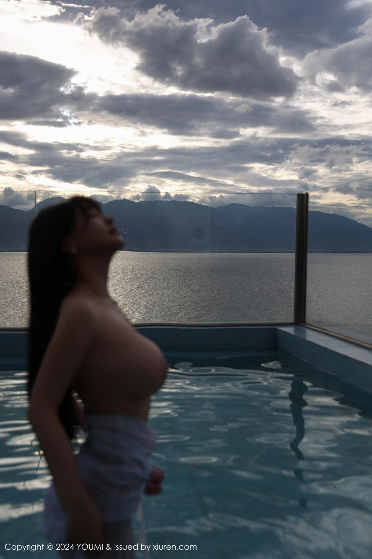 秀人集.com_[YouMi尤蜜荟]Vol.1097_女神心上可Flora性感白色轻透连衣短裙湿身秀丰满身材诱惑写真56P