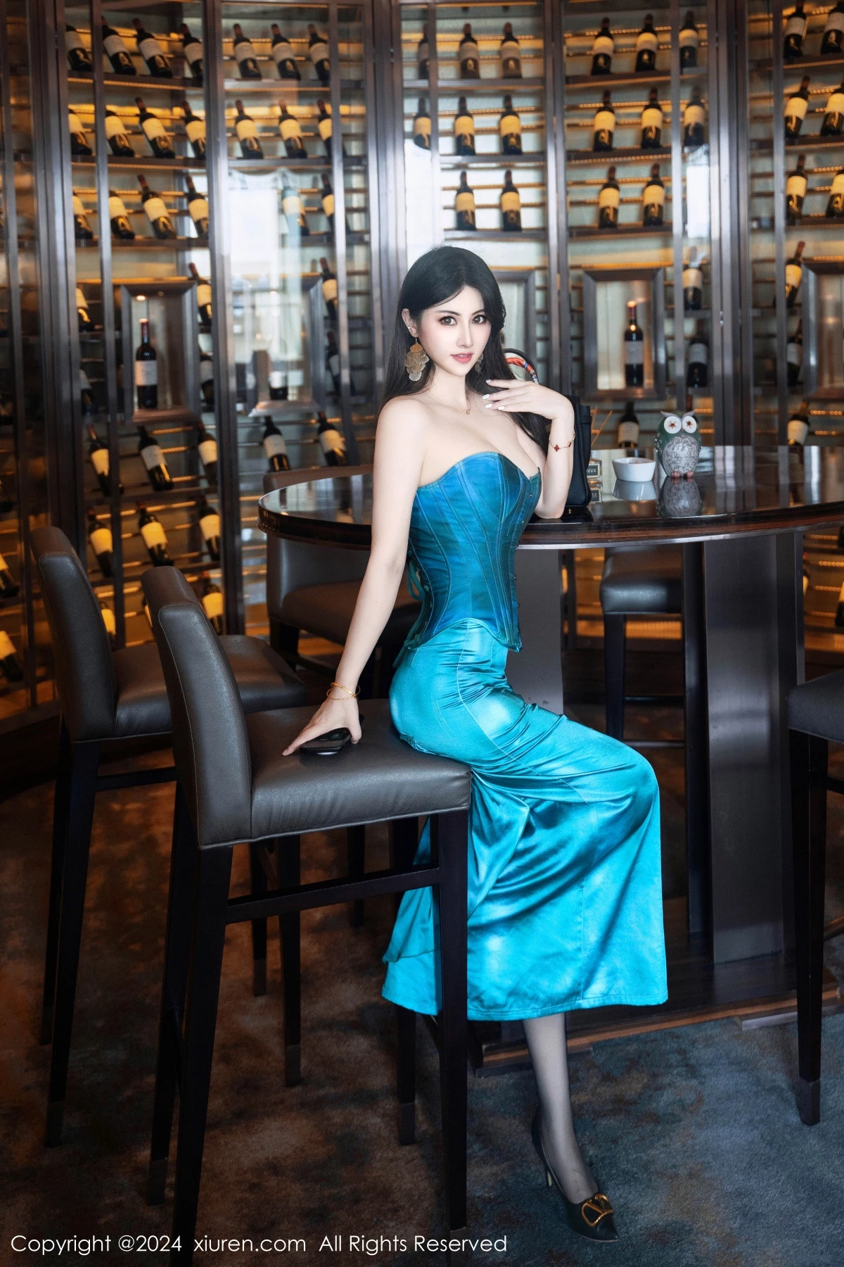 秀人集.com_[XiuRen秀人网]No.9039_模特诗诗kiki性感翠绿色短裙露黑色轻透上衣配黑丝吊袜魅惑写真134P