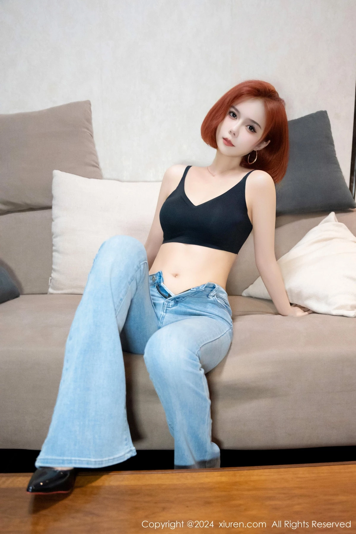 秀人集.com_[XiuRen秀人网]No.9050_模特白芷yy短款白色上衣配牛仔裤露超薄黑丝秀曼妙身姿诱惑写真78P