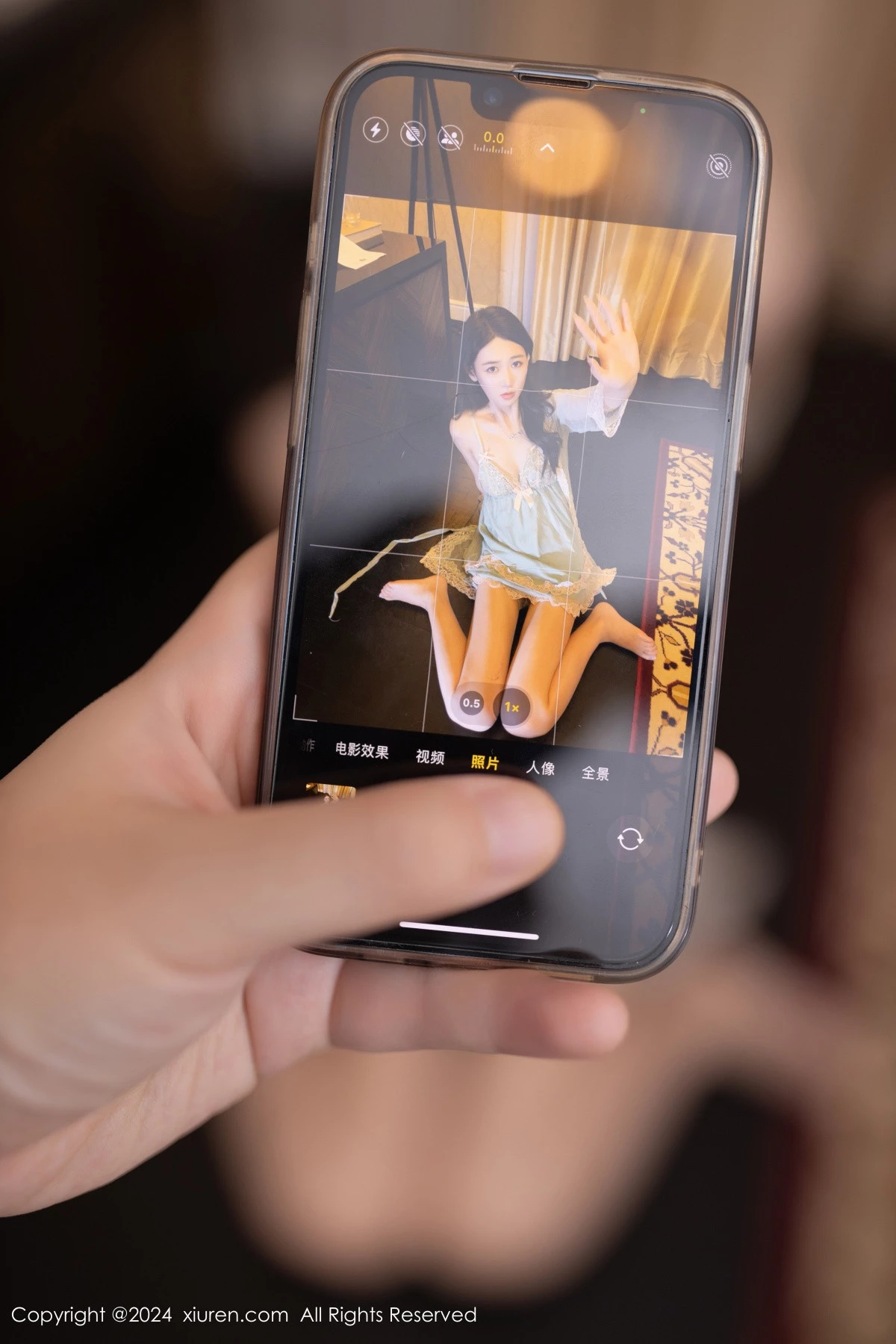 秀人集.com_[XiuRen秀人网]No.9069_模特唐安琪外卖主题性感浅色蕾丝连衣裙配超薄肉丝完美诱惑写真81P