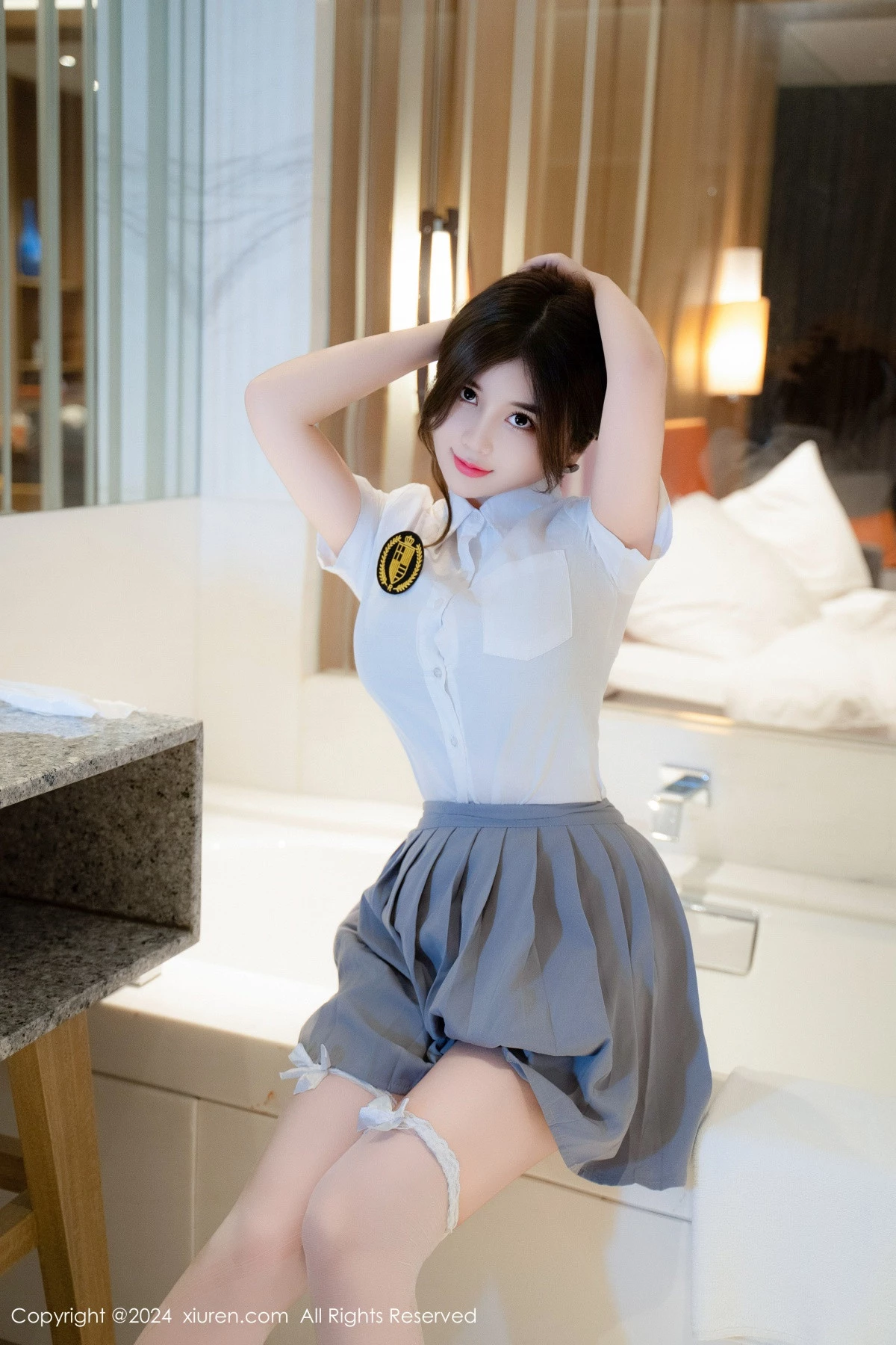 秀人集.com_[XiuRen秀人网]No.9066_模特周jojobaby性感白T露蕾丝内衣配白丝袜秀丰腴翘臀诱惑写真83P