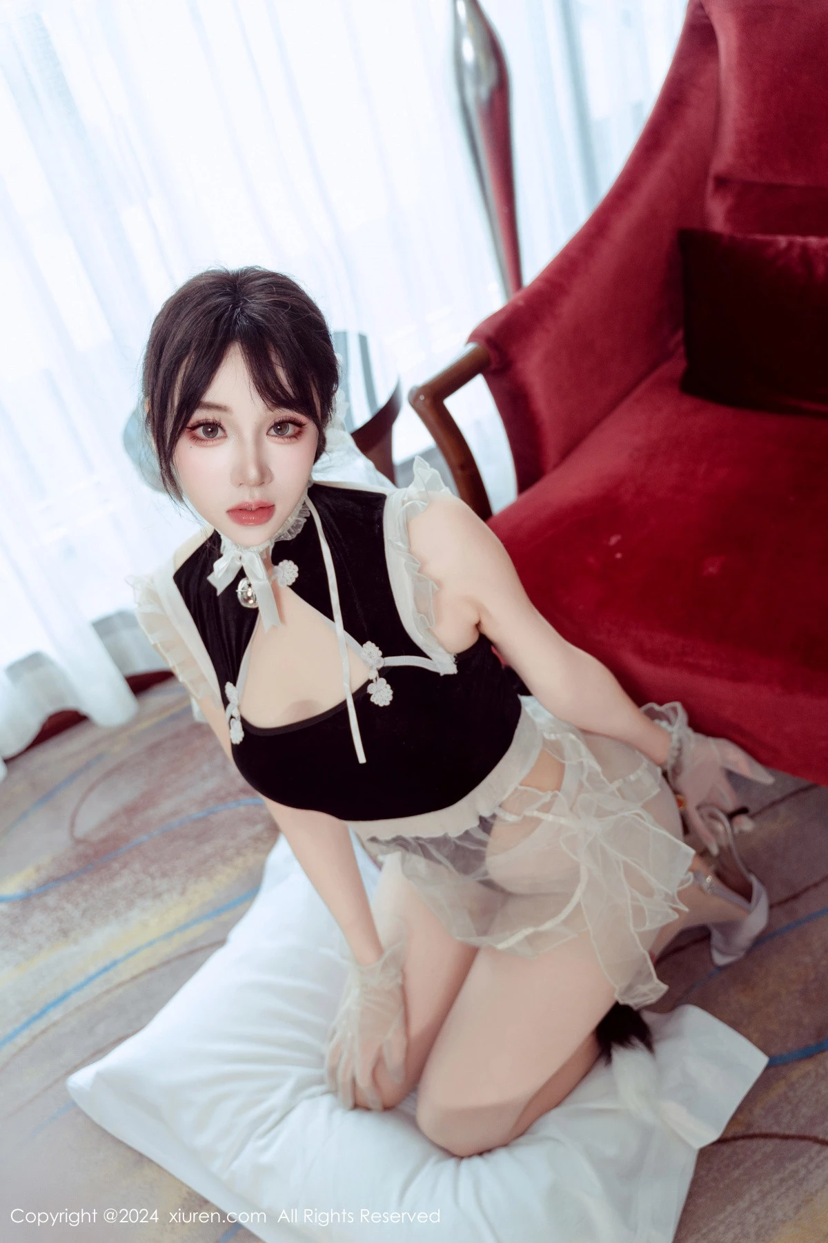 秀人集.com_[XiuRen秀人网]No.9197_模特汐汐爱吃草莓性感白色情趣服饰配超薄肉丝秀惹火身材诱惑写真80P