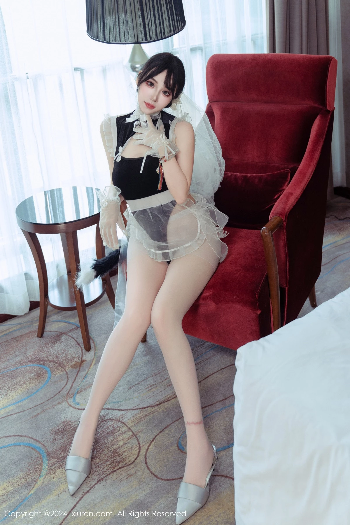 秀人集.com_[XiuRen秀人网]No.9197_模特汐汐爱吃草莓性感白色情趣服饰配超薄肉丝秀惹火身材诱惑写真80P