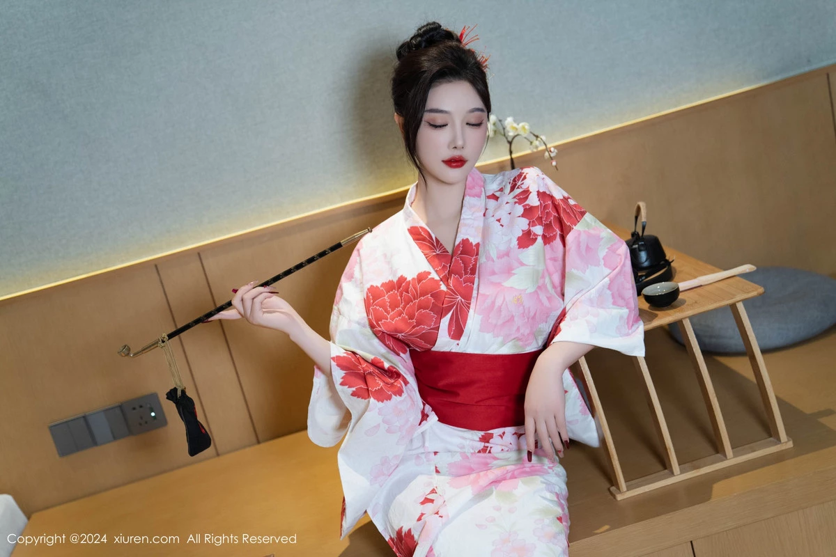 秀人集.com_[XiuRen秀人网]No.9208_女神杨晨晨性感红色花朵服饰露红色情趣内衣秀丰腴身材诱惑写真96P